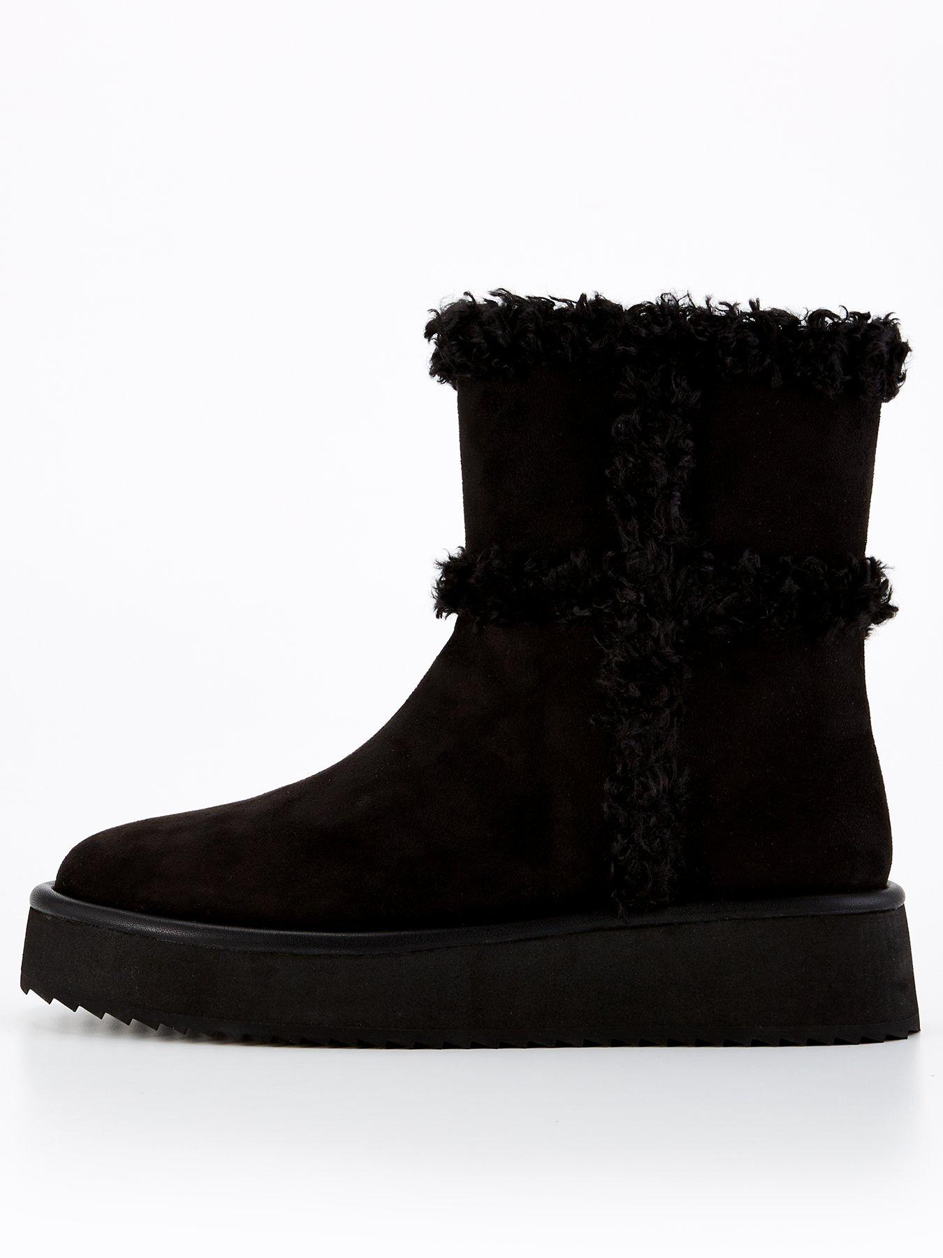 undefined Flatform Ankle Boot With Faux Fur - Black