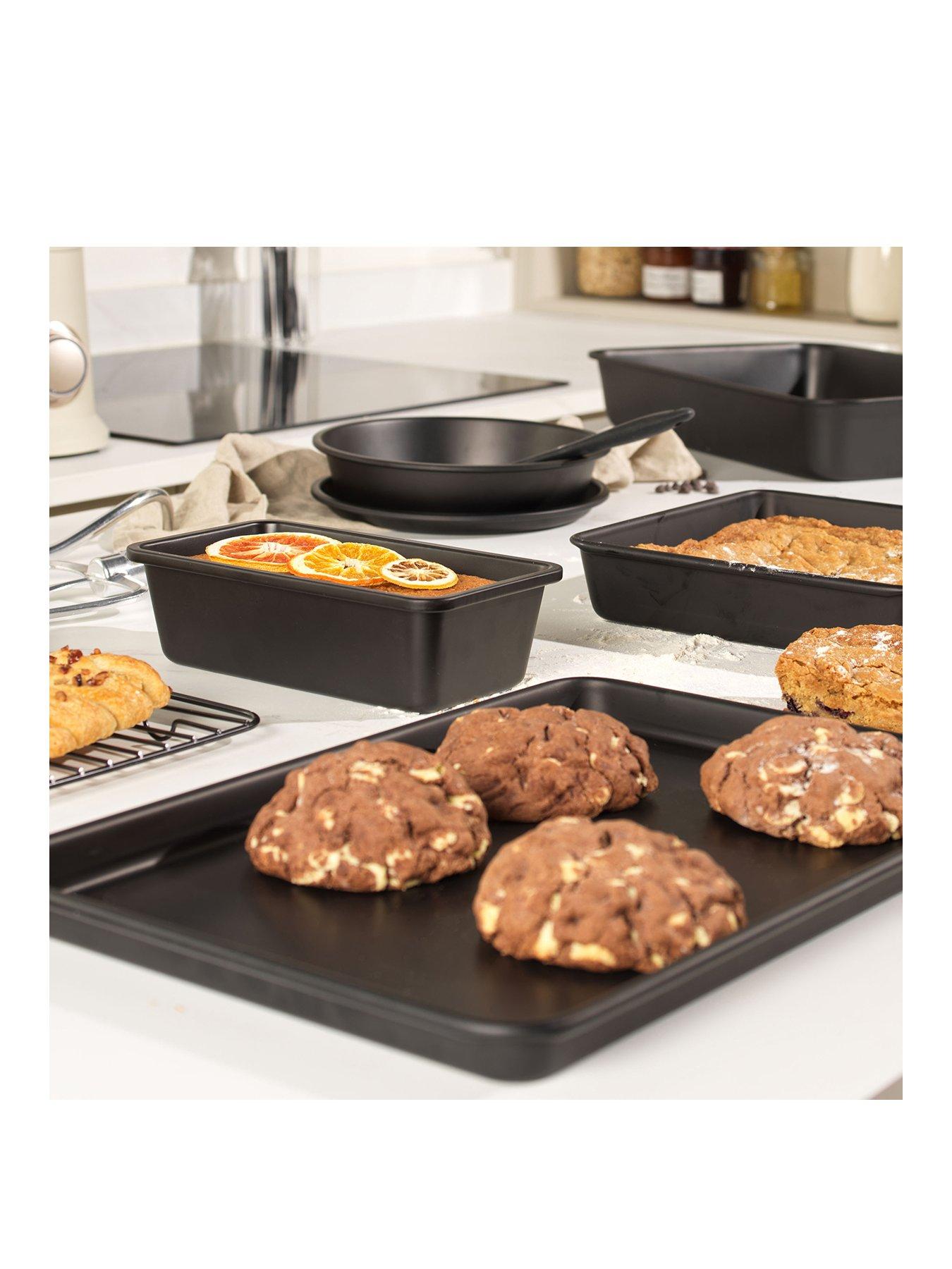 undefined Bakes 7-Piece Stacking Bakeware Set