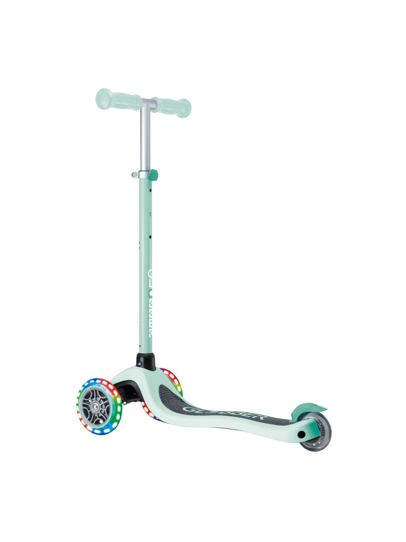 Image 3 of 7 of GLOBBER Globber Primo Lights 3-Wheel Scooter - Mint