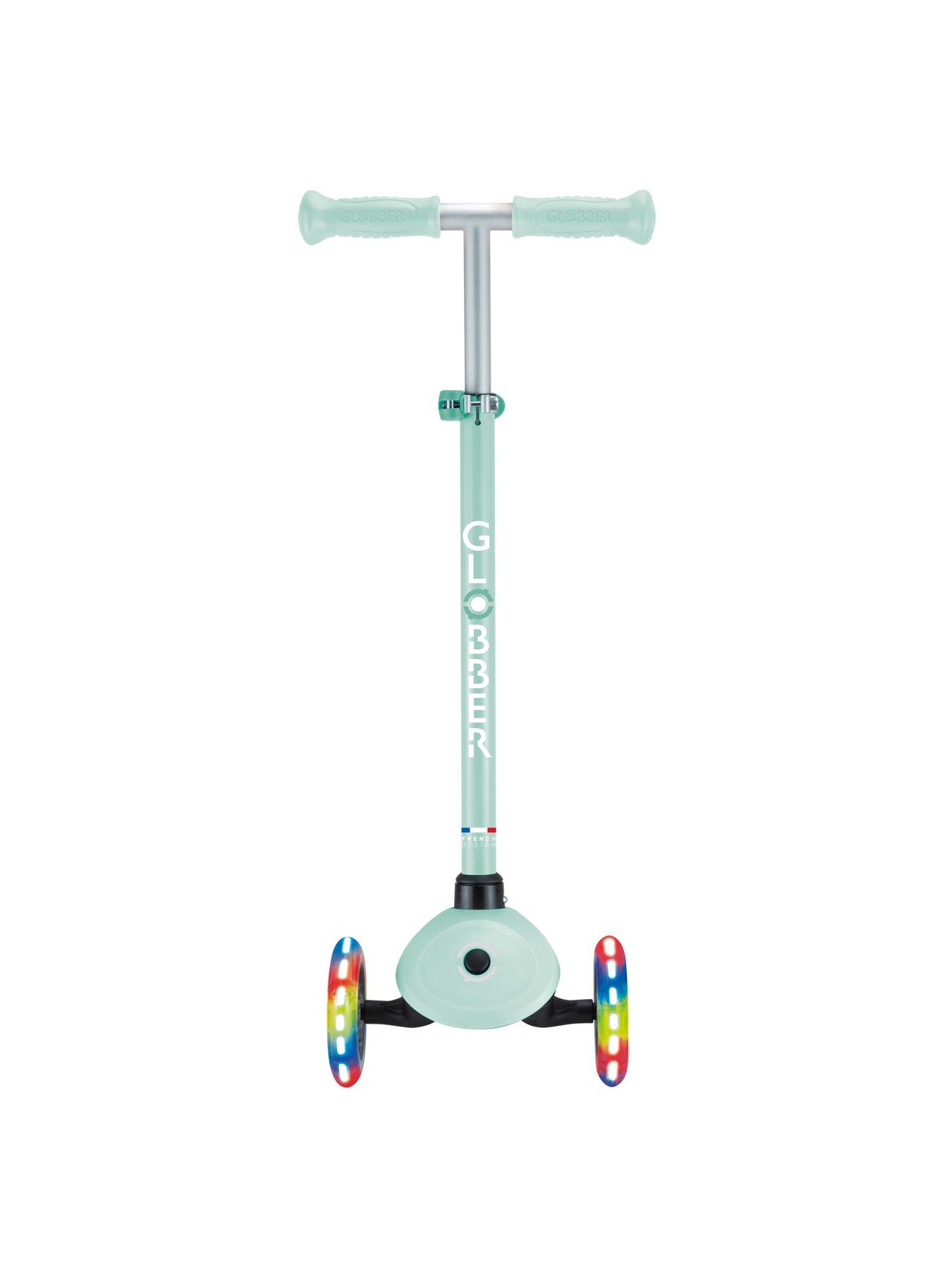 Image 5 of 7 of GLOBBER Globber Primo Lights 3-Wheel Scooter - Mint