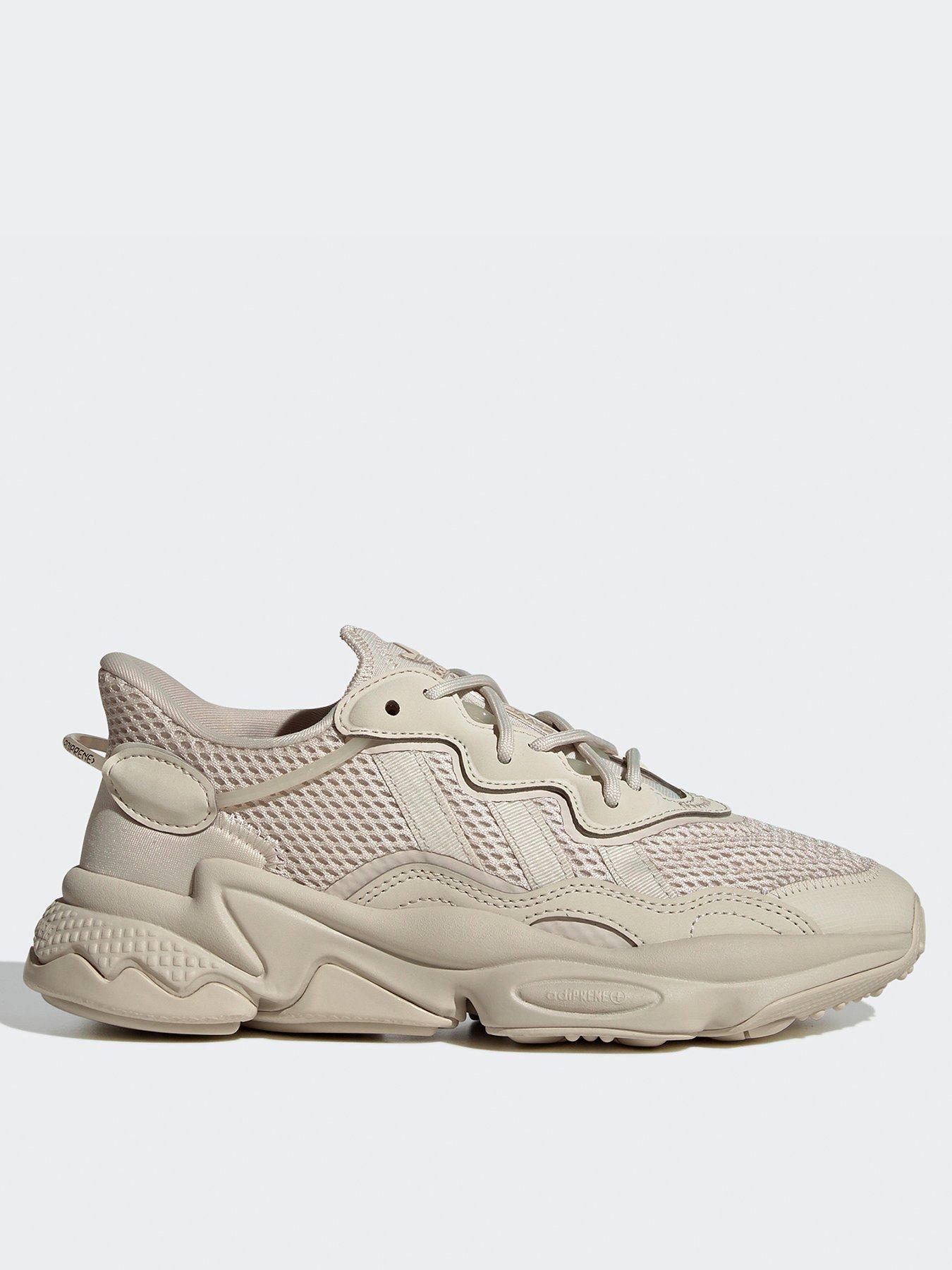 undefined Older Unisex Ozweego Trainers - Grey