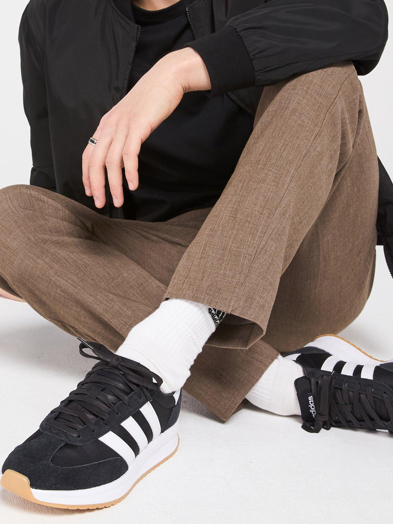 undefined Men's Run 72 Trainers - Black/White