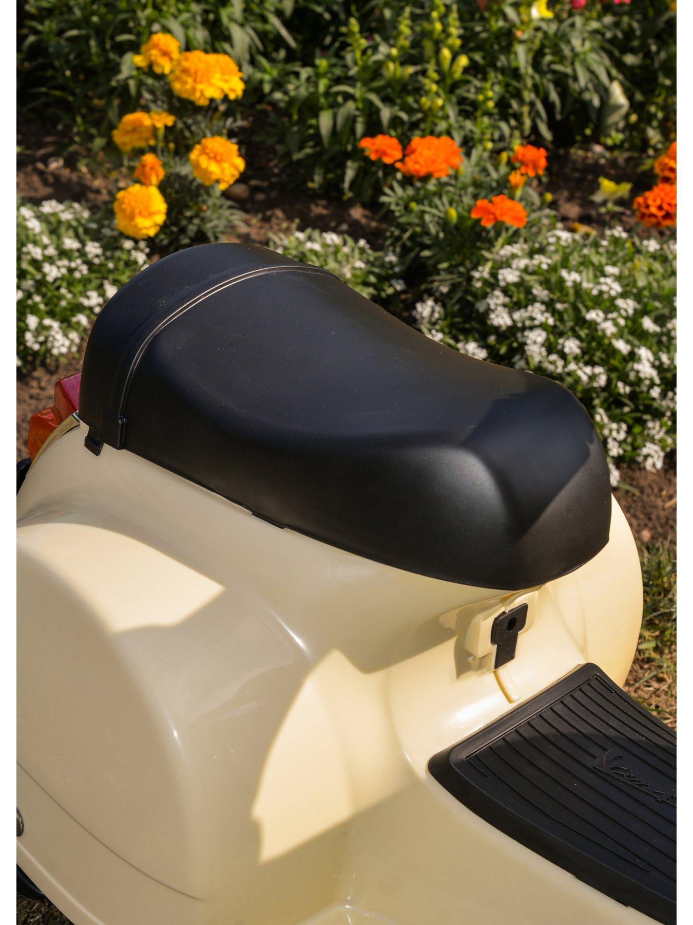 Image 5 of 7 of MoVe 6V Electric Vespa Ride-On for Kids