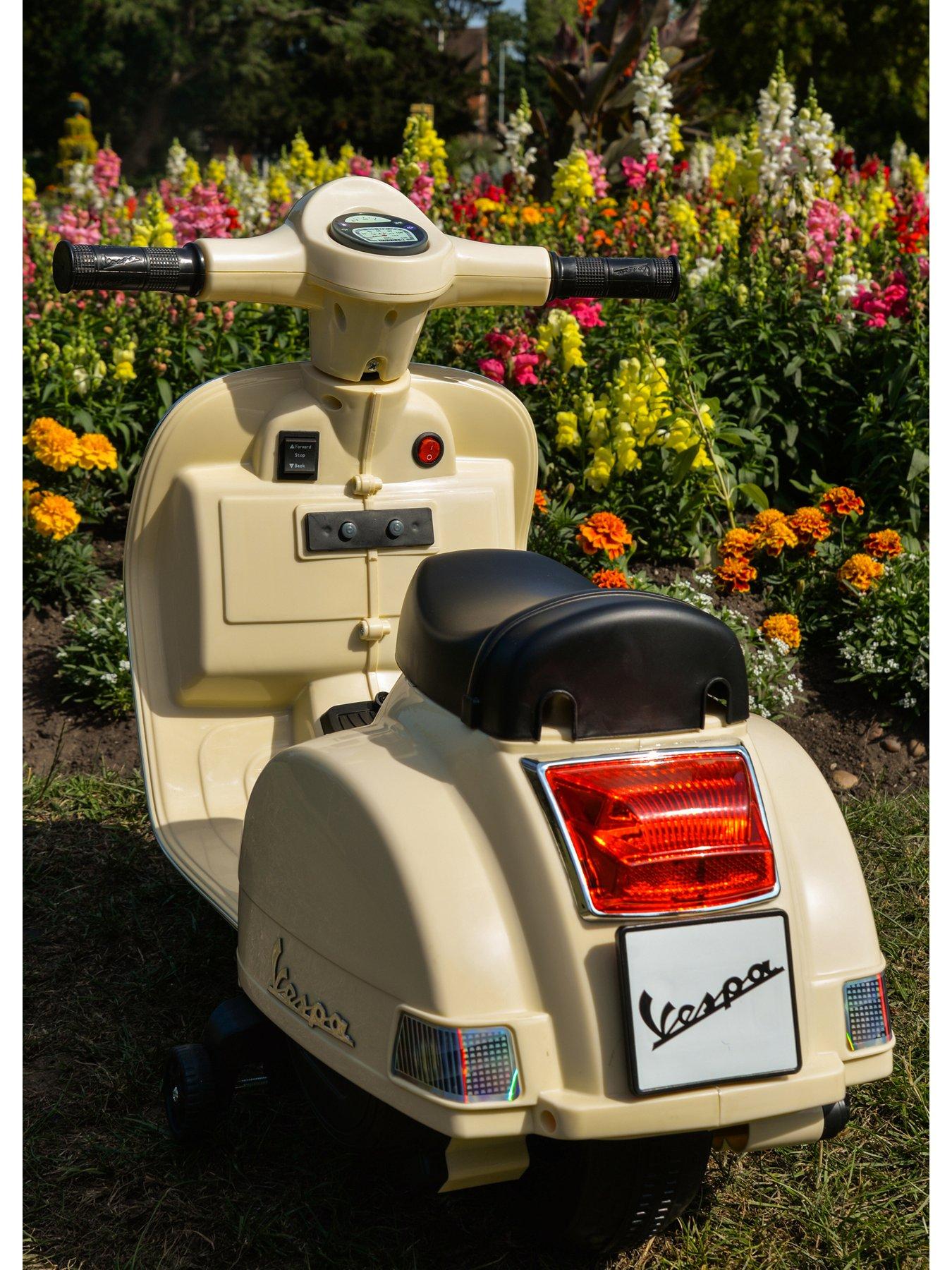 Image 7 of 7 of MoVe 6V Electric Vespa Ride-On for Kids