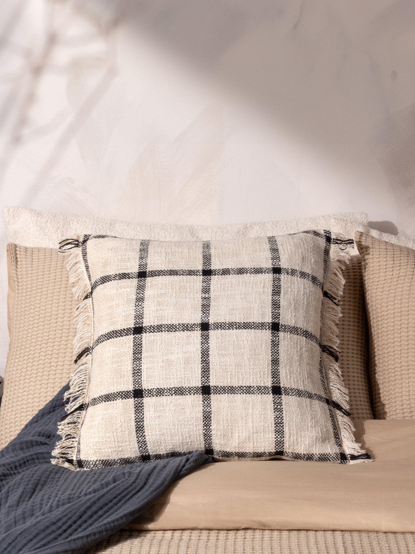 undefined Beni Cushion - Natural/Black