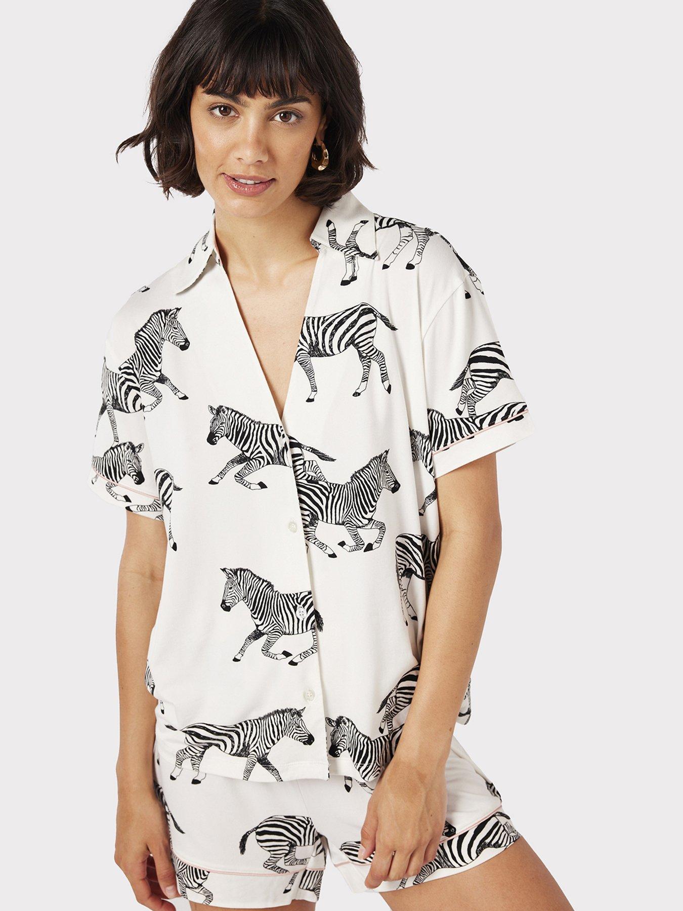 Image 4 of 6 of CHELSEA PEERS White Zebra Print V-neck Button Up Short Pyjama Set - White