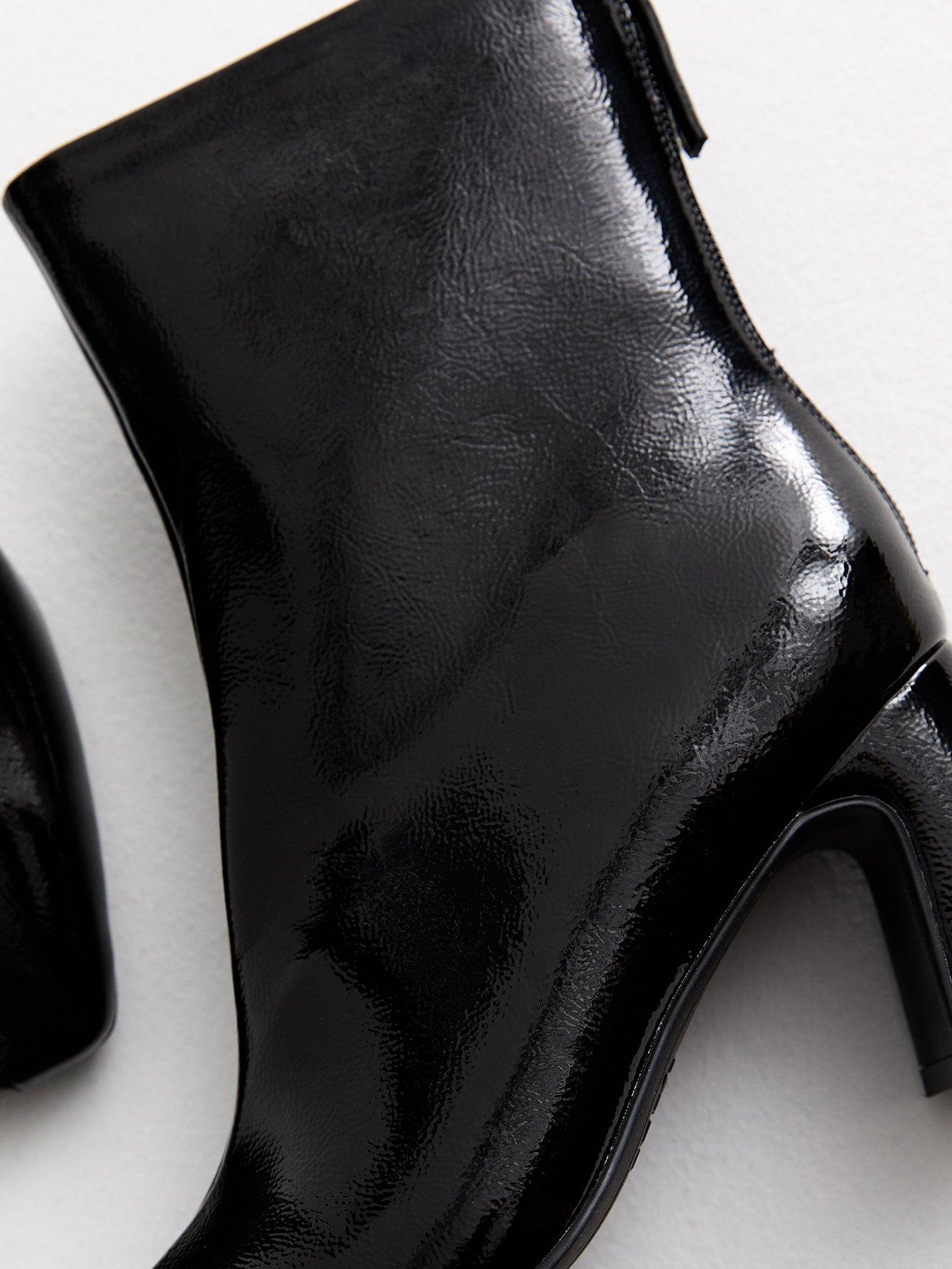 Image 4 of 5 of New Look Leather Look Heeled Ankle Boots - Black