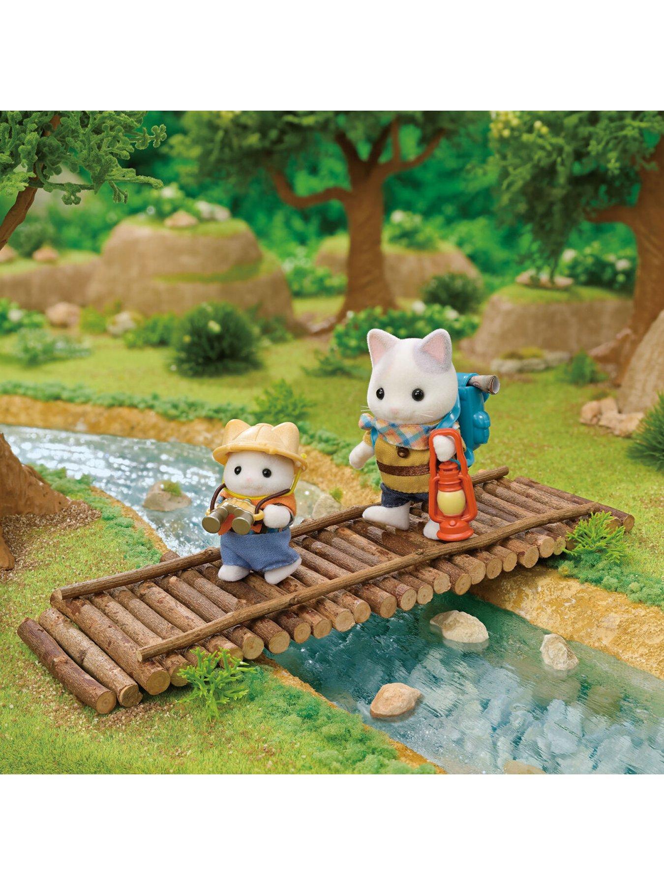 Image 5 of 7 of Sylvanian Families Exciting Exploration Set - Latte Cat Brother & Baby
