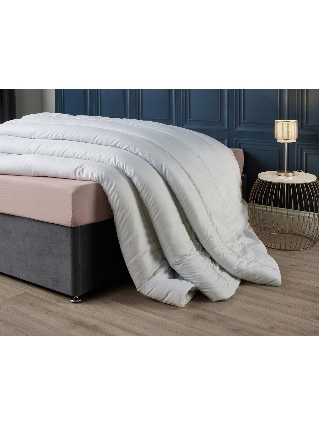 Image 4 of 5 of The Very Collection Anti-Allergy 10.5 Tog Duvet -&nbsp;Double - White