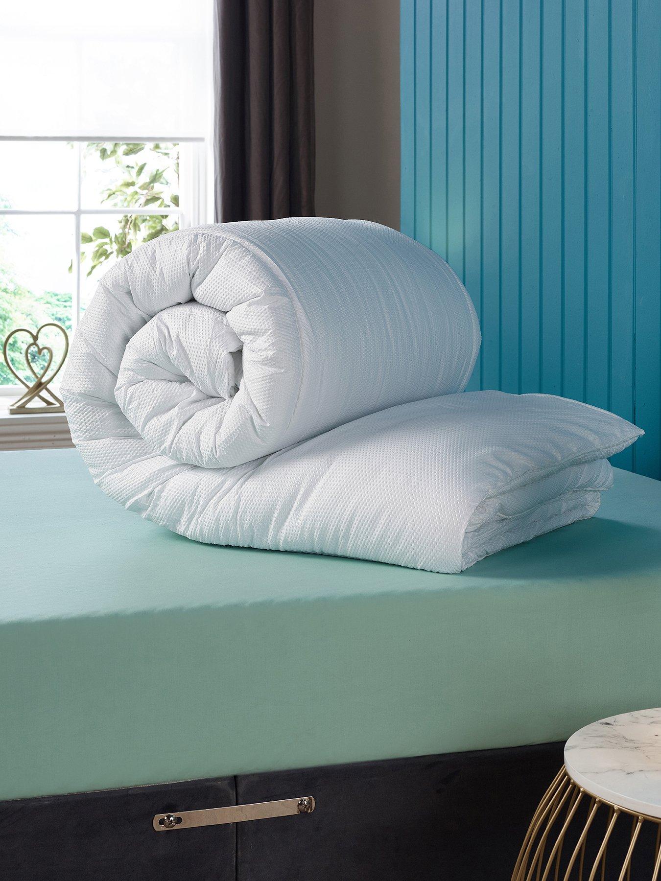 Image 4 of 4 of The Very Collection Luxury Waffle Duvet 13.5 Tog - Sk