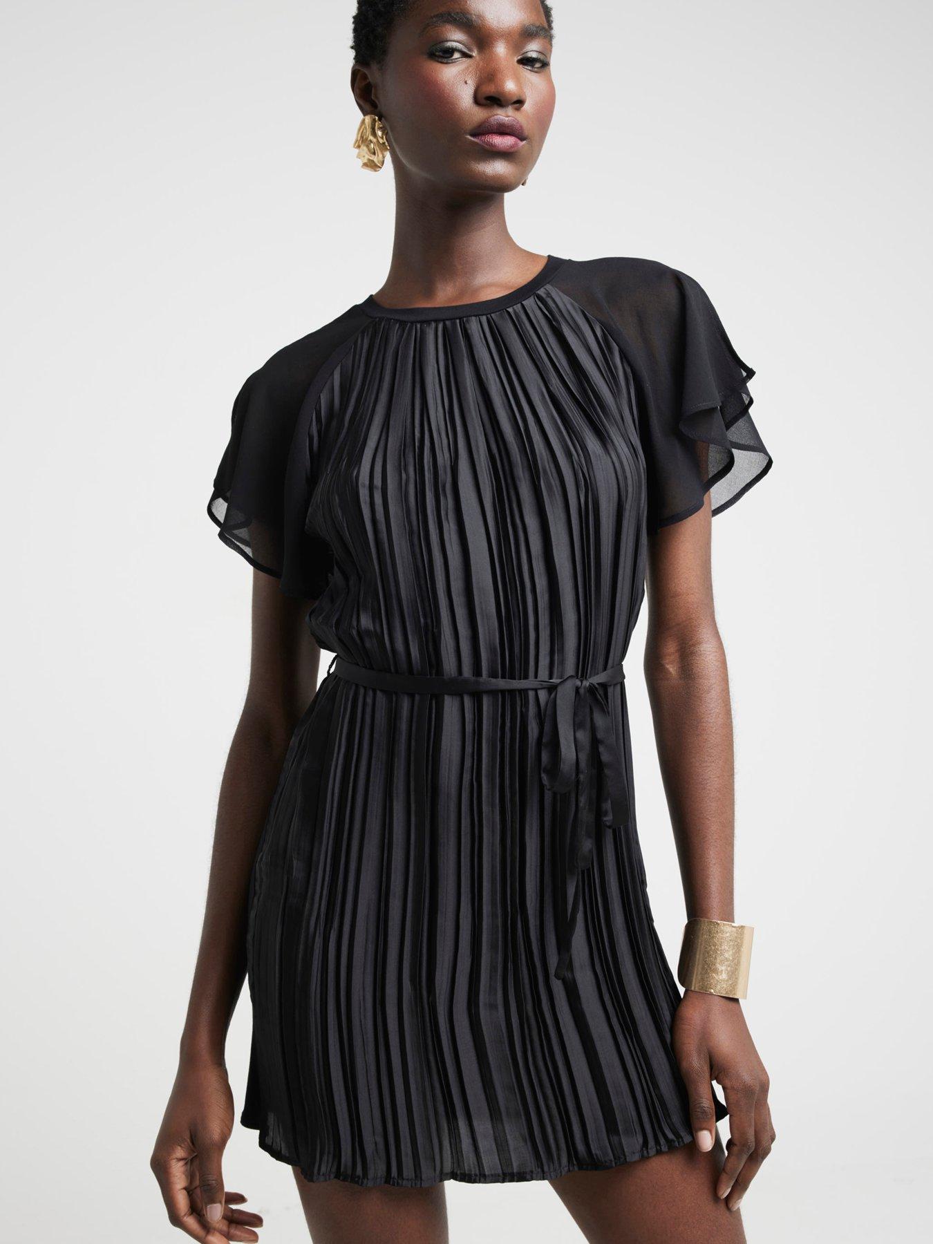 undefined Angel Sleeve Crinkle Detail Dress - Black