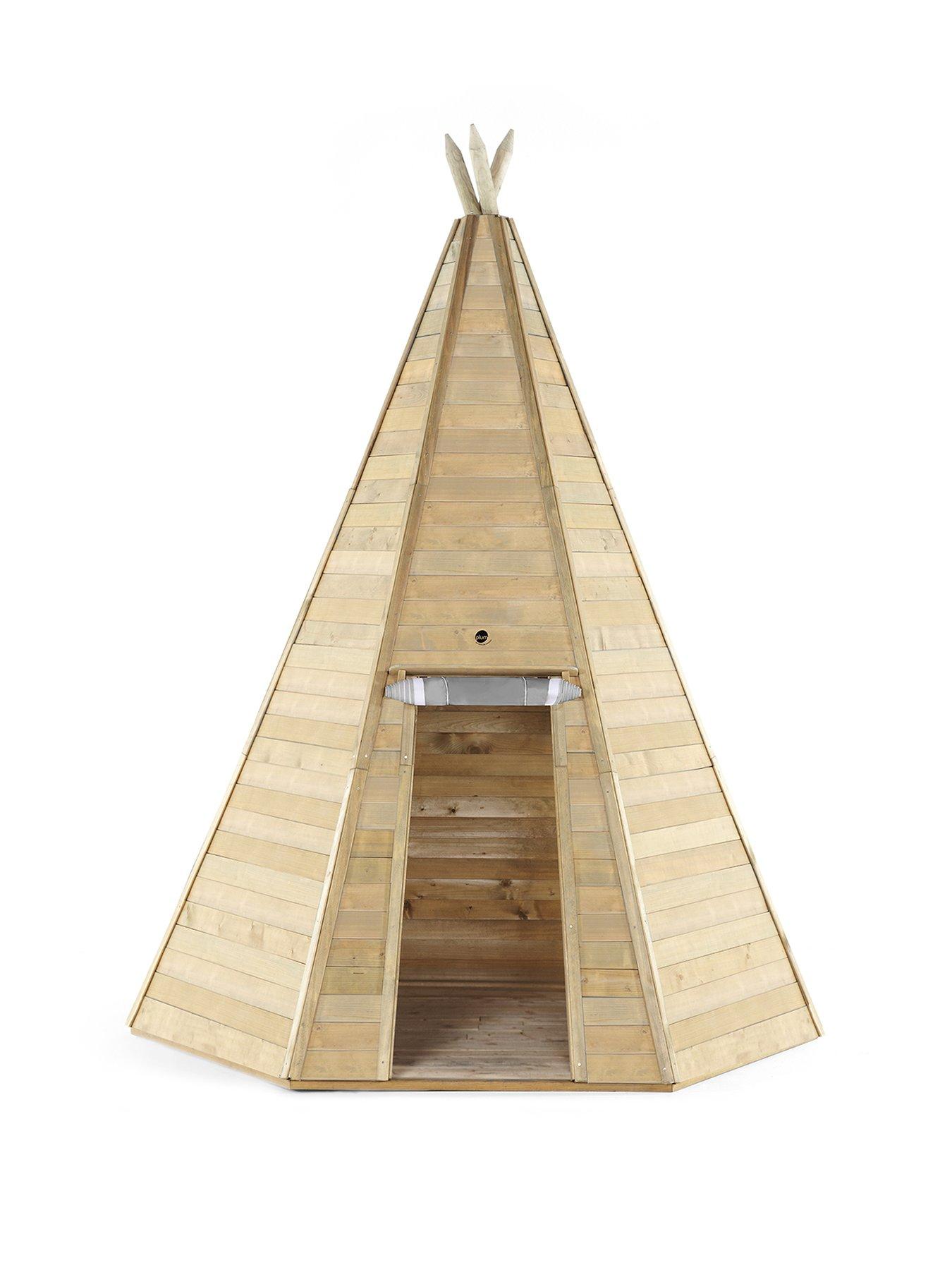plum-grand-wooden-teepee-hideaway