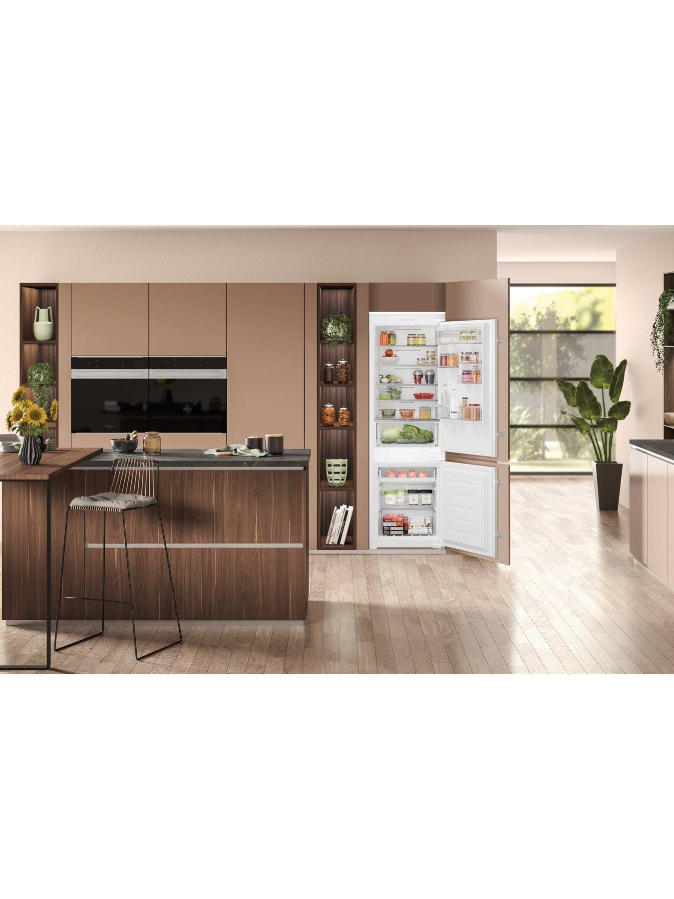  image of hotpoint-htc18t112uk-frost-free-fridge-freezer-white