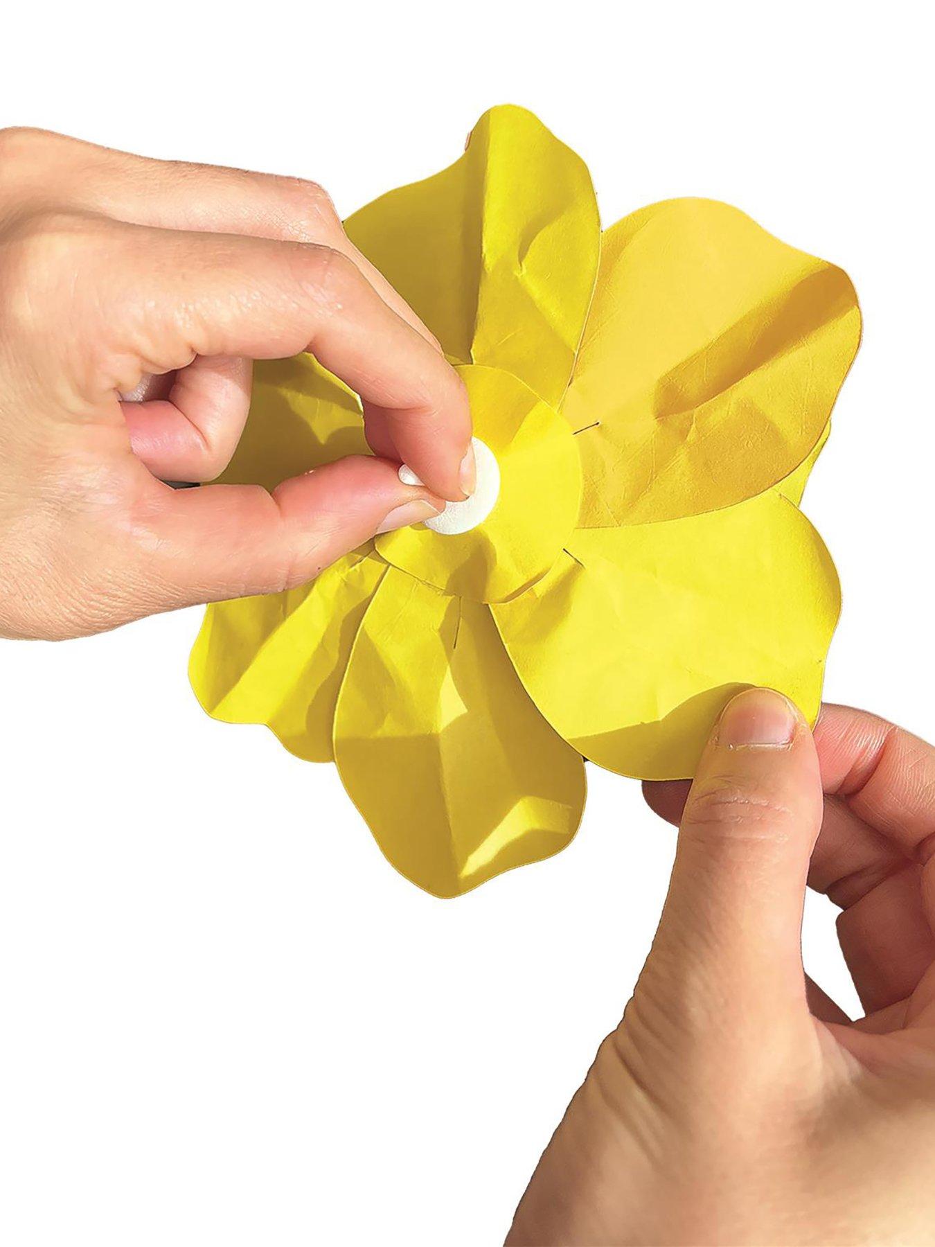  image of clementoni-fragant-flower-maker