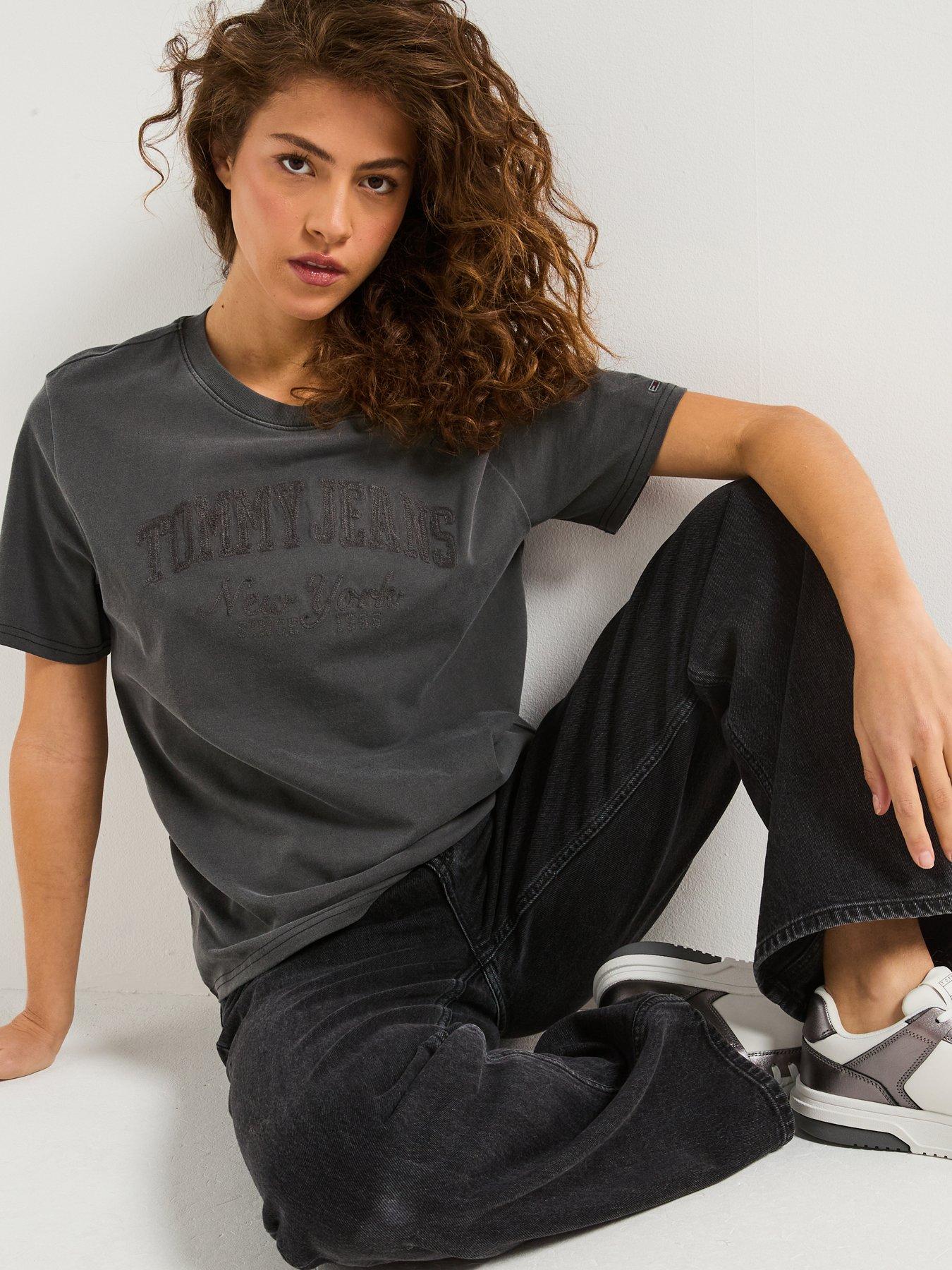  image of tommy-jeans-varisty-logo-oversized-t-shirt-black