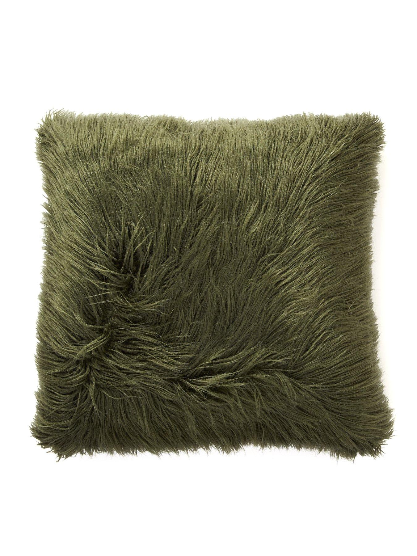 michelle-keegan-home-mongolian-faux-fur-cushion-50-x-50cm
