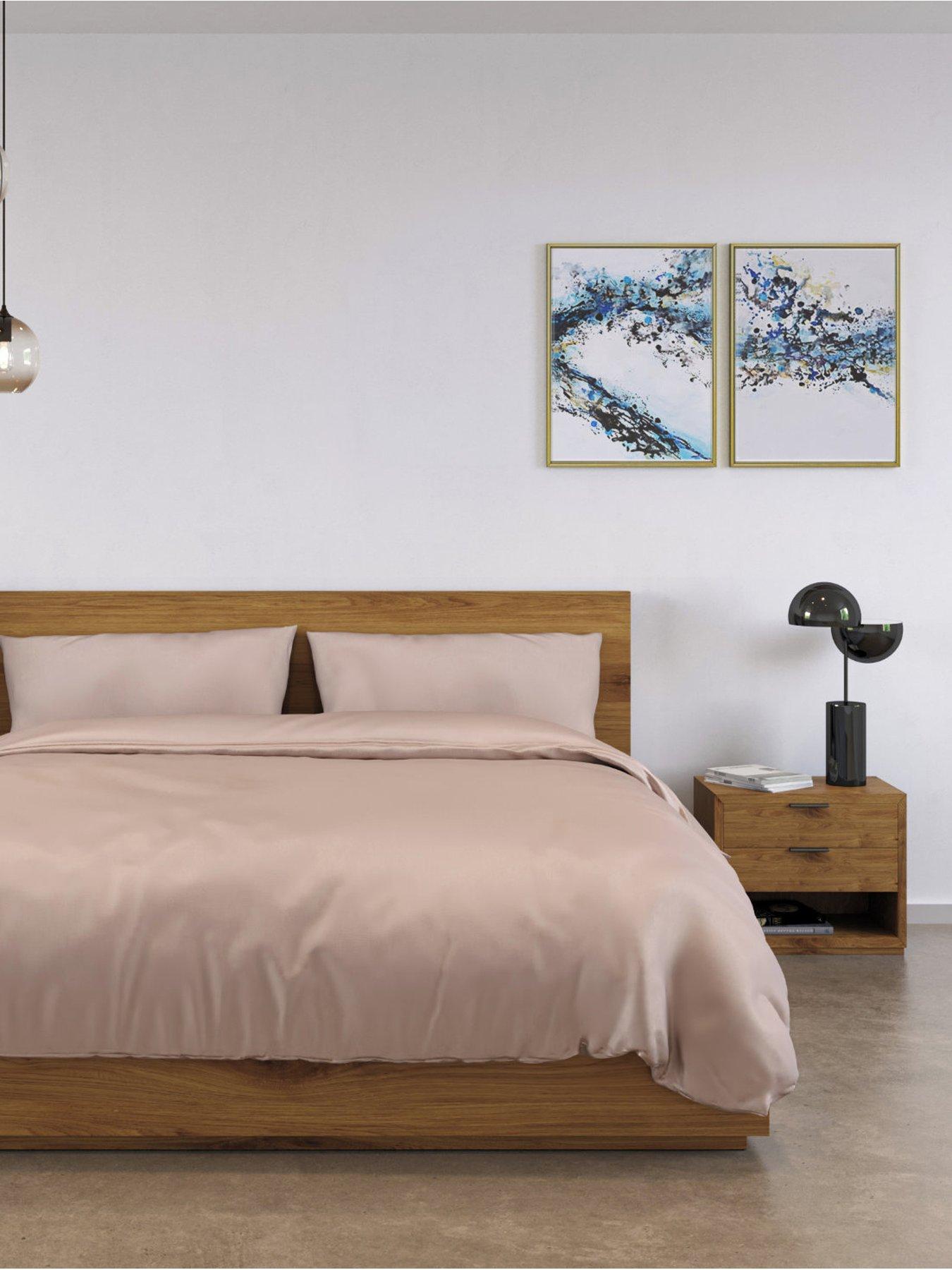  image of panda-london-panda-100-bamboo-fitted-sheet-pink