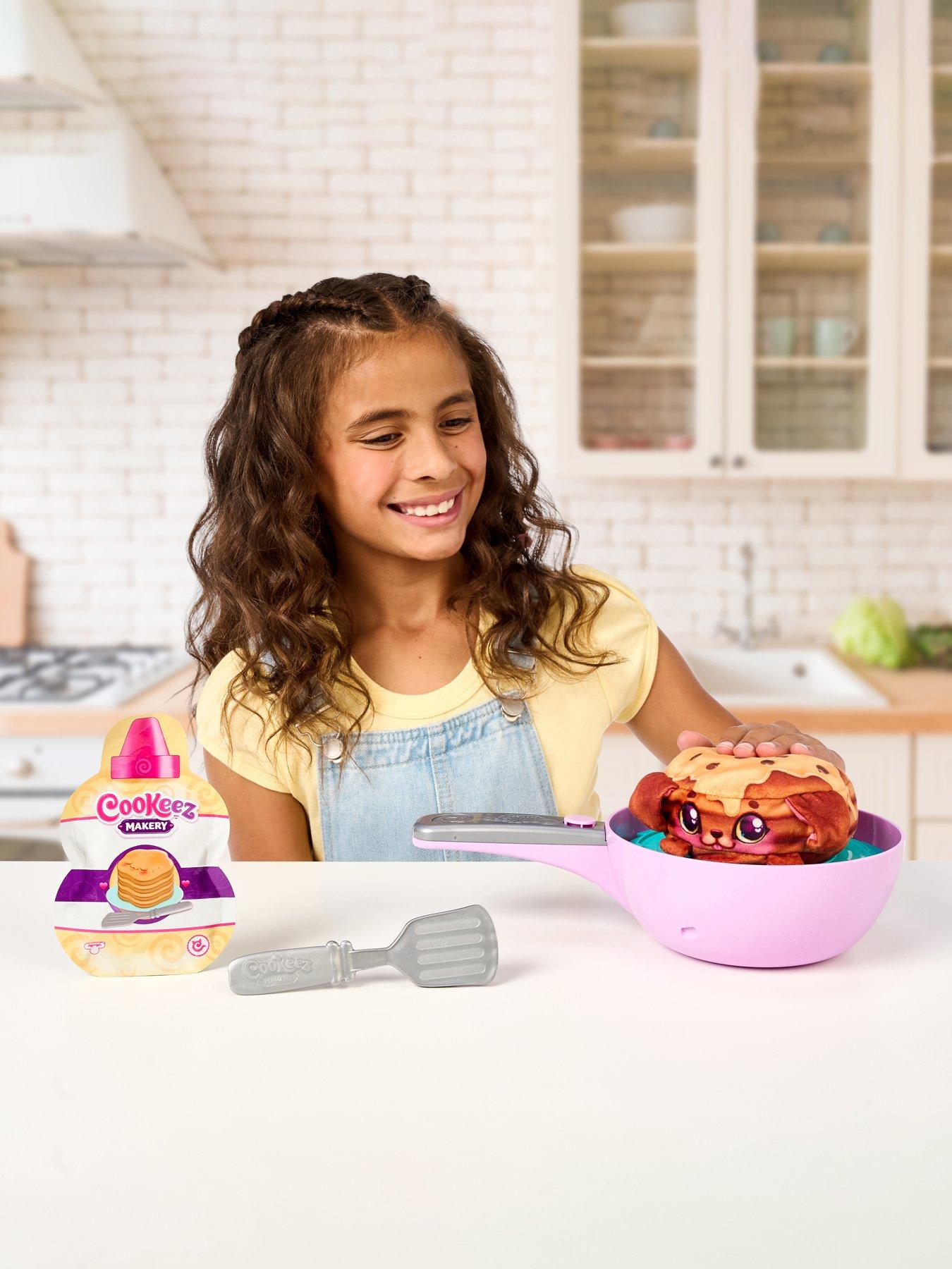  image of cookeez-makery-cookeez-makery-pancake-treatz-decorate-your-plushnbspplayset