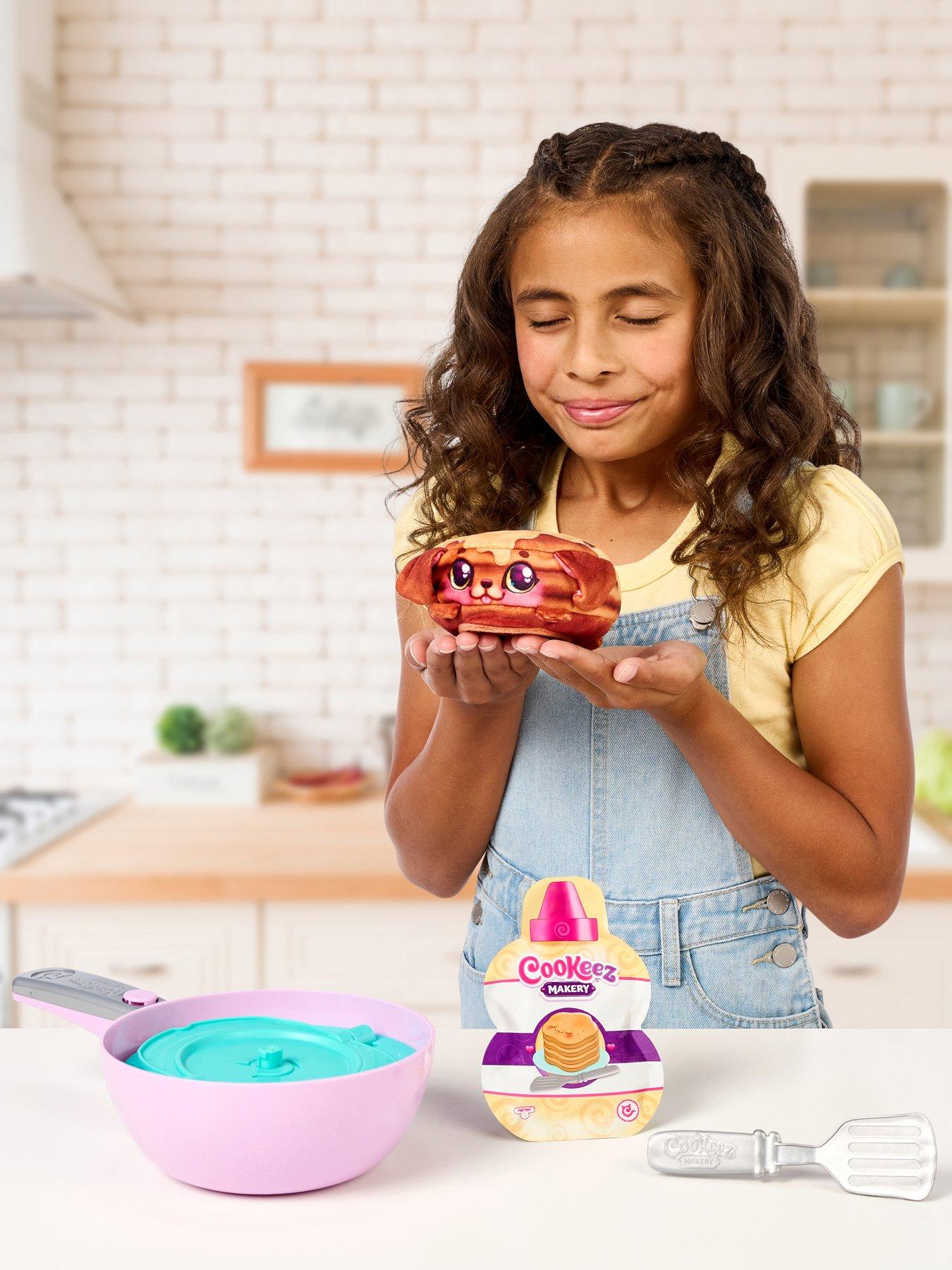 Image 7 of 7 of Cookeez Makery Cookeez Makery Pancake Treatz Decorate Your Plush&nbsp;Playset