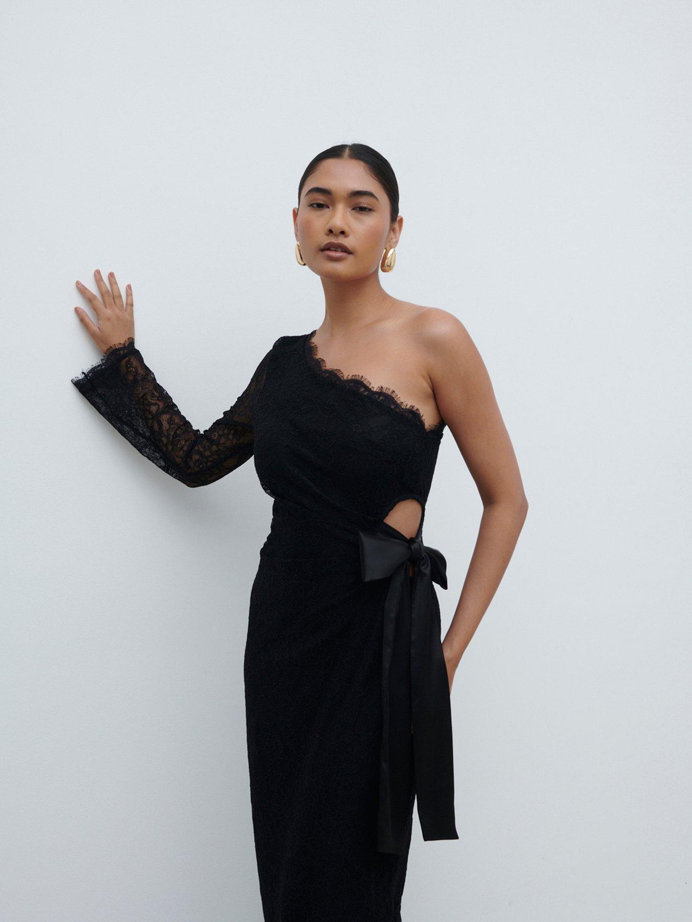 Image 3 of 5 of Pretty Lavish Mollie One Shoulder Lace Maxi Dress - Black