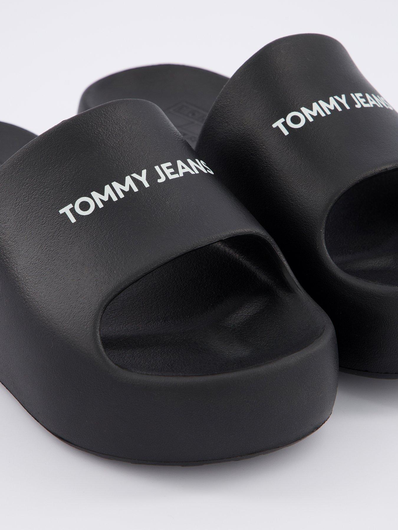  image of tommy-jeans-flatform-logo-pool-slider-black