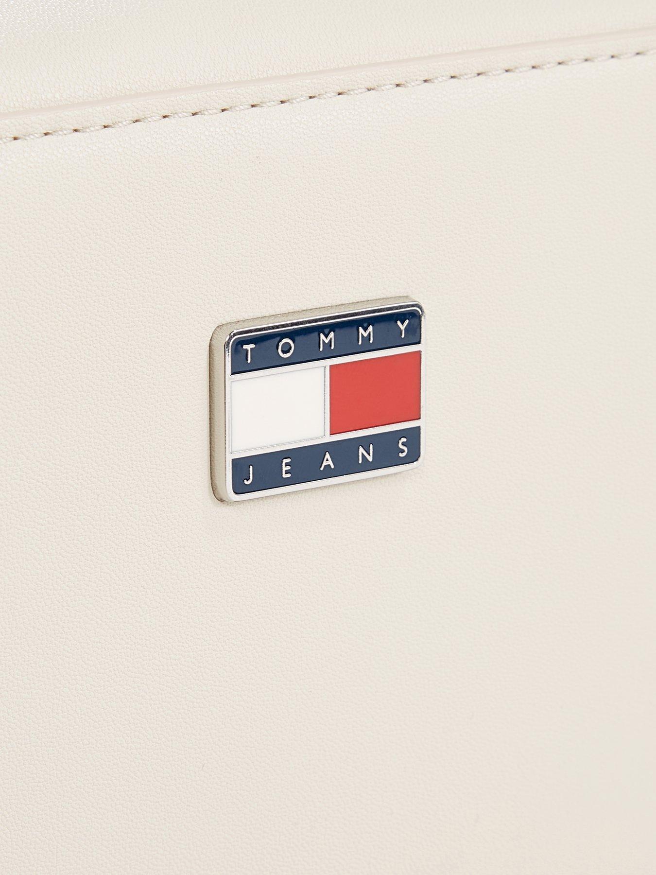  image of tommy-jeans-badge-logo-camera-bag-white