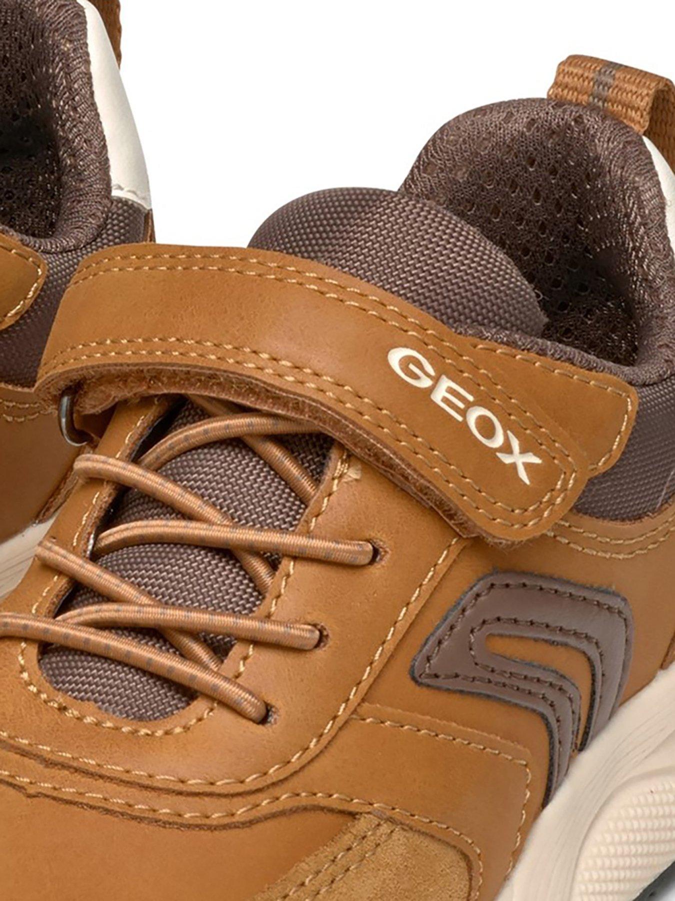  image of geox-rooner-trainer