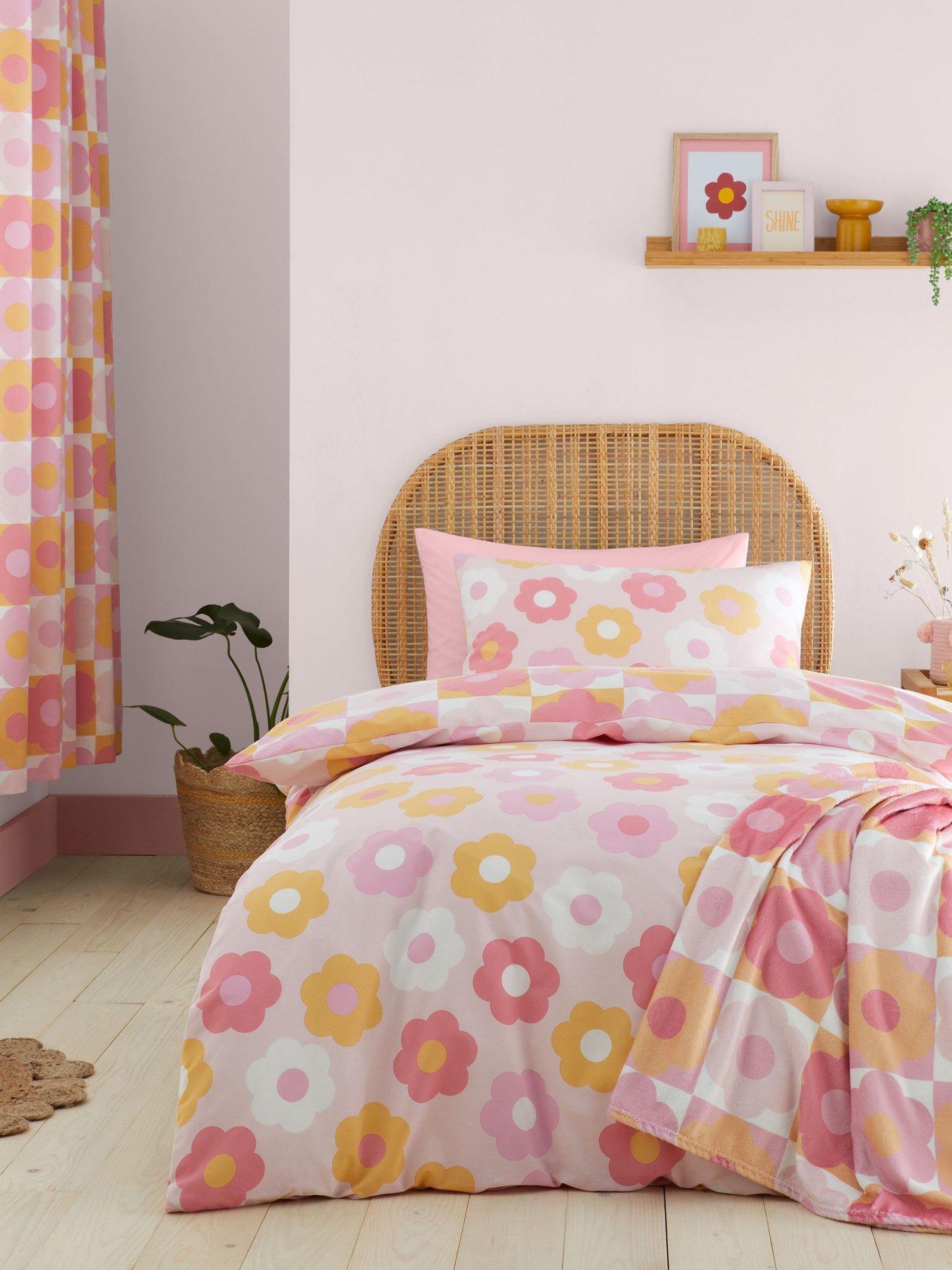 Catherine Lansfield Retro Daisy Reversible Duvet Cover Set