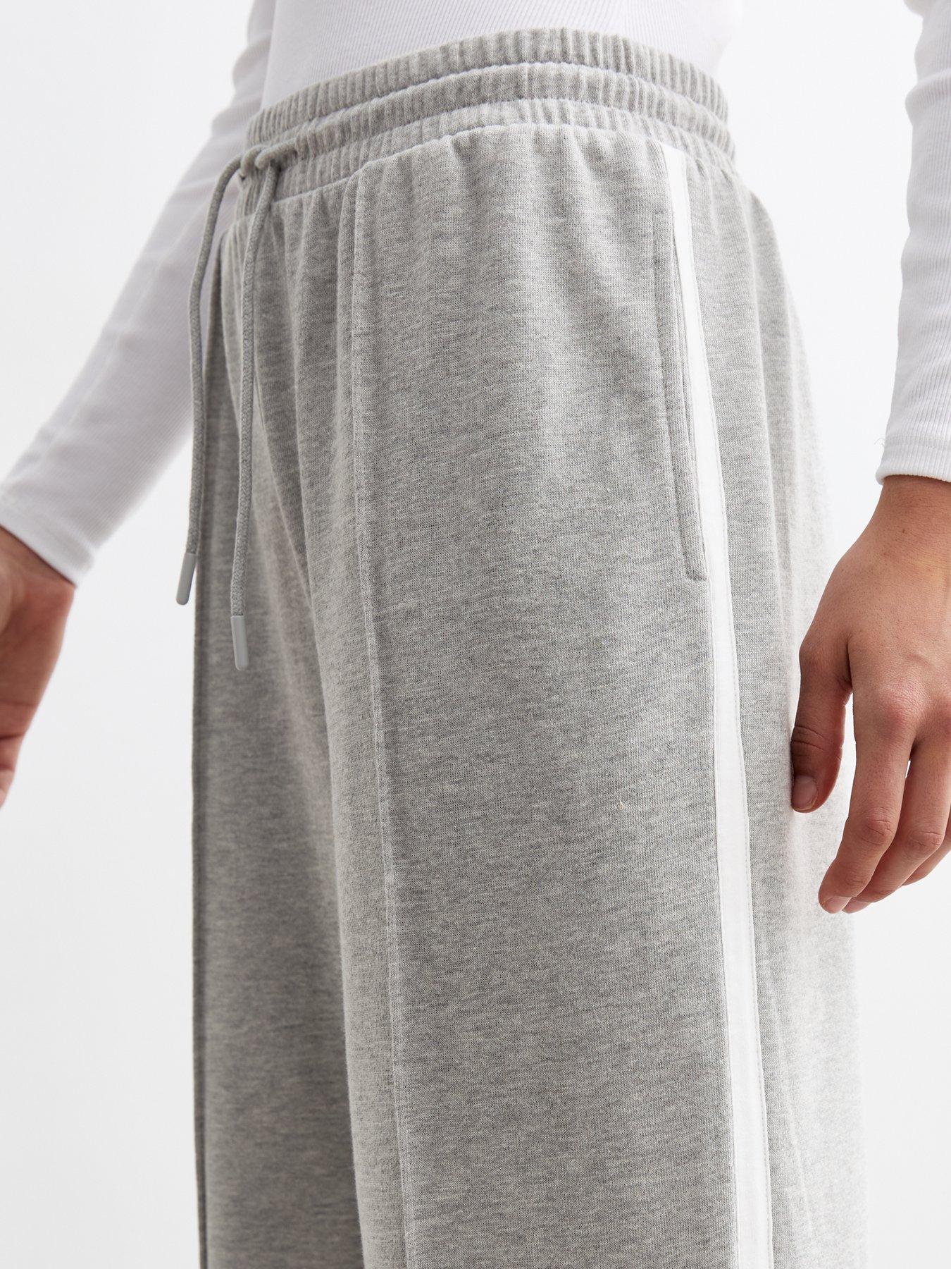 Image 4 of 4 of New Look Pintuck Wide Leg Drawstring Joggers - Grey