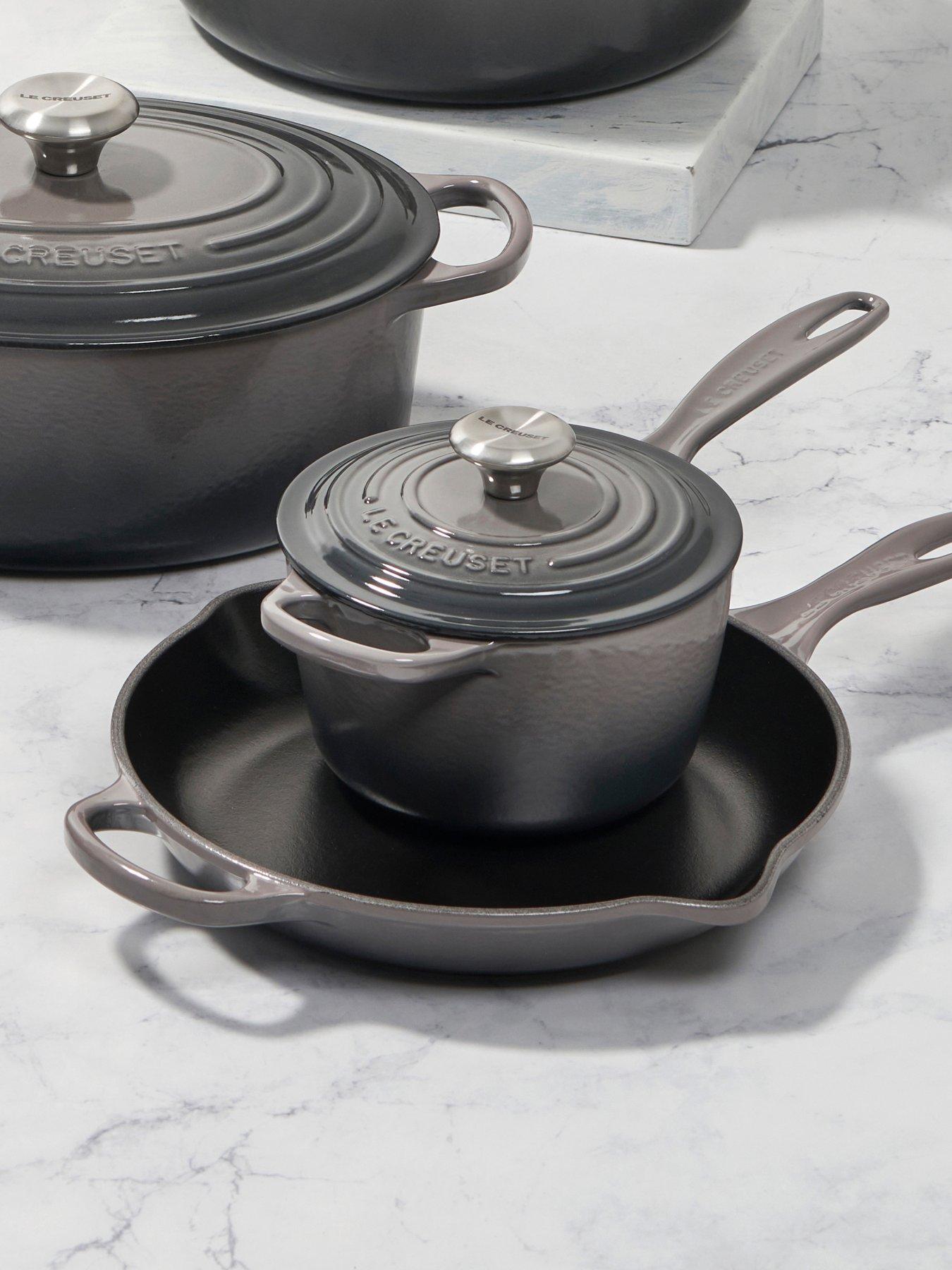 le-creuset-23-cm-cast-iron-frying-pan-with-metal-handle
