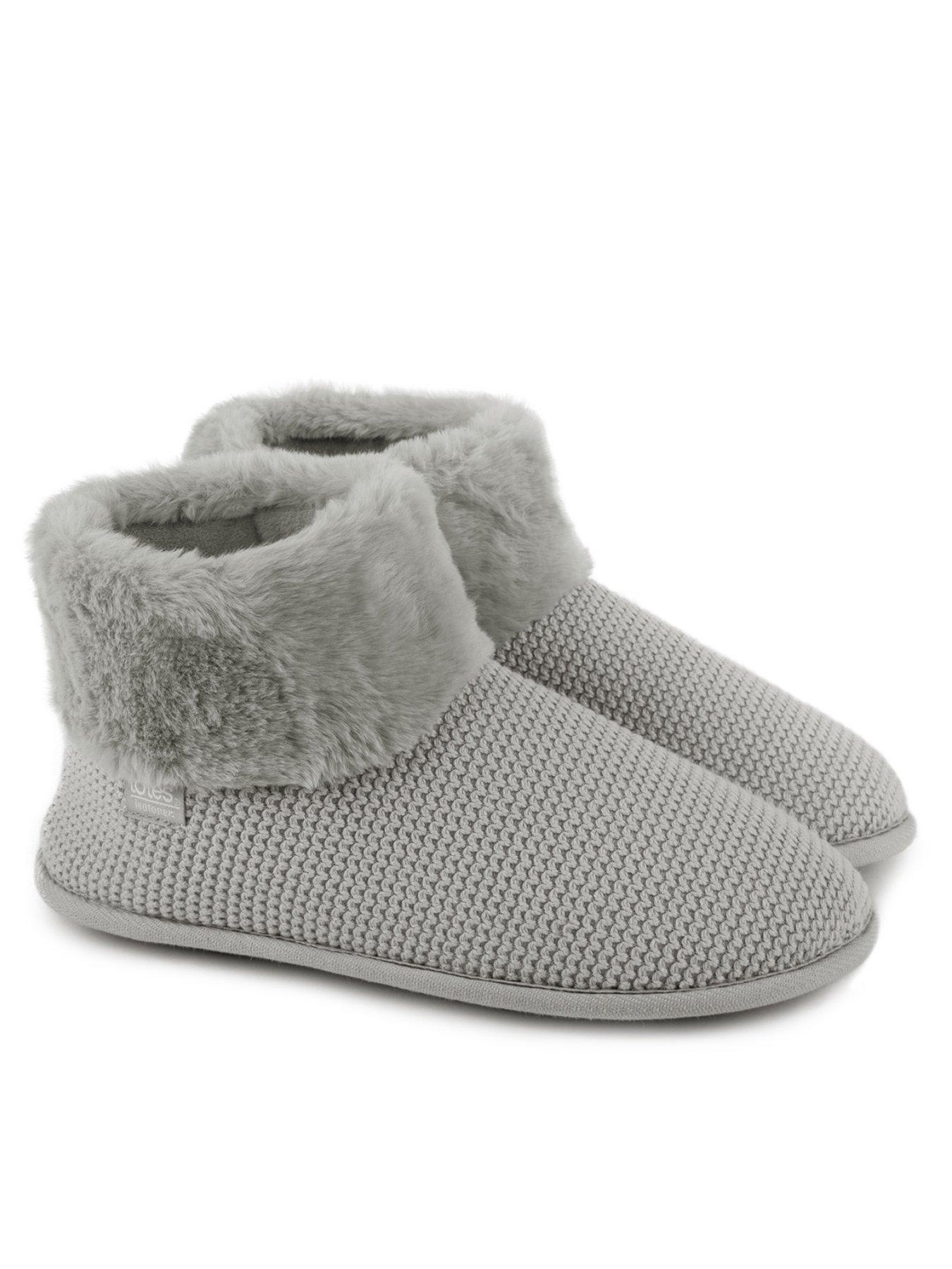 totes-isotoner-knit-boot-with-faux-fur-cuff-slippers-grey