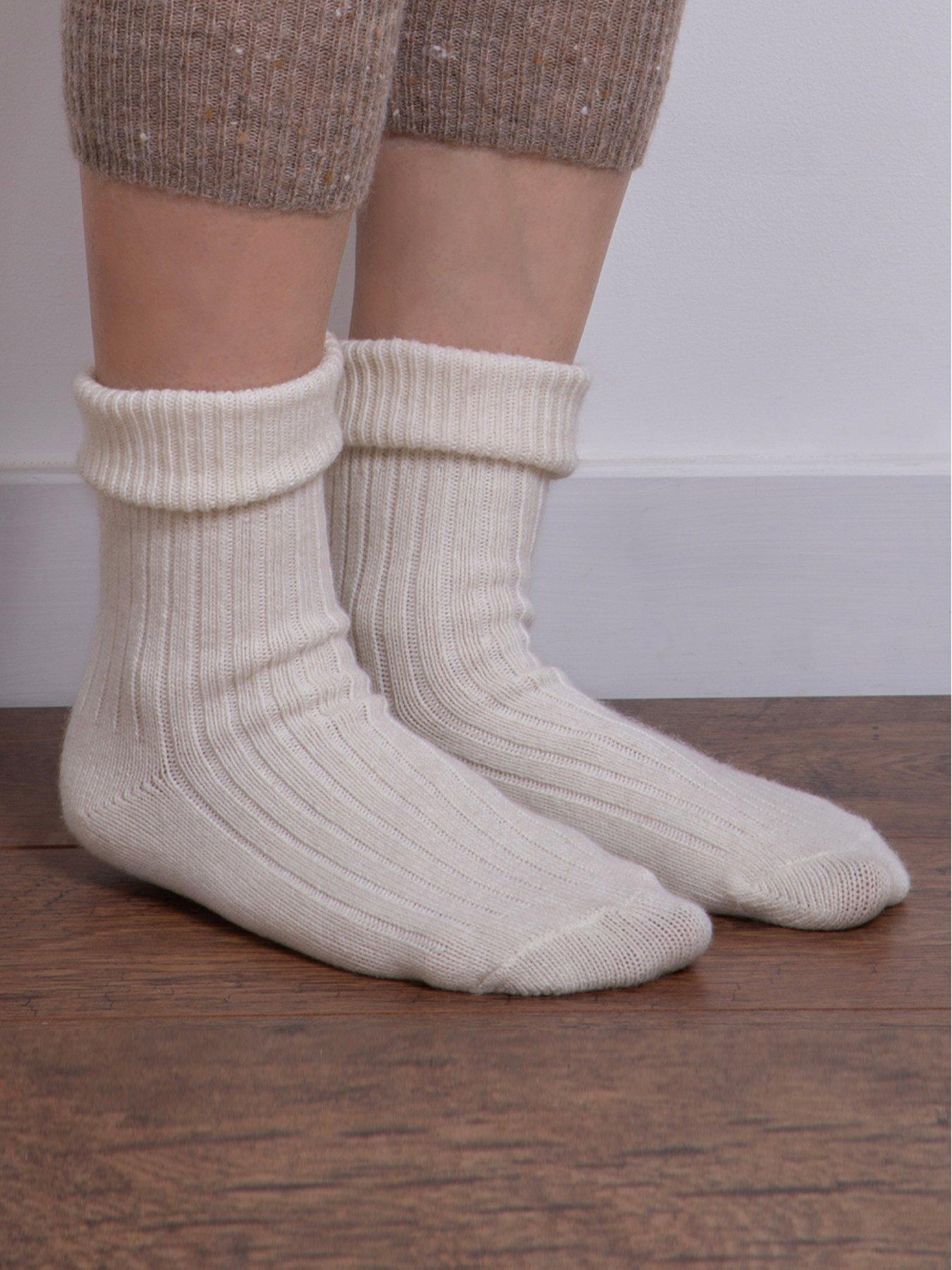 Image 2 of 4 of TOTES Luxury Cashmere And Wool Blend Ankle Socks - Oat