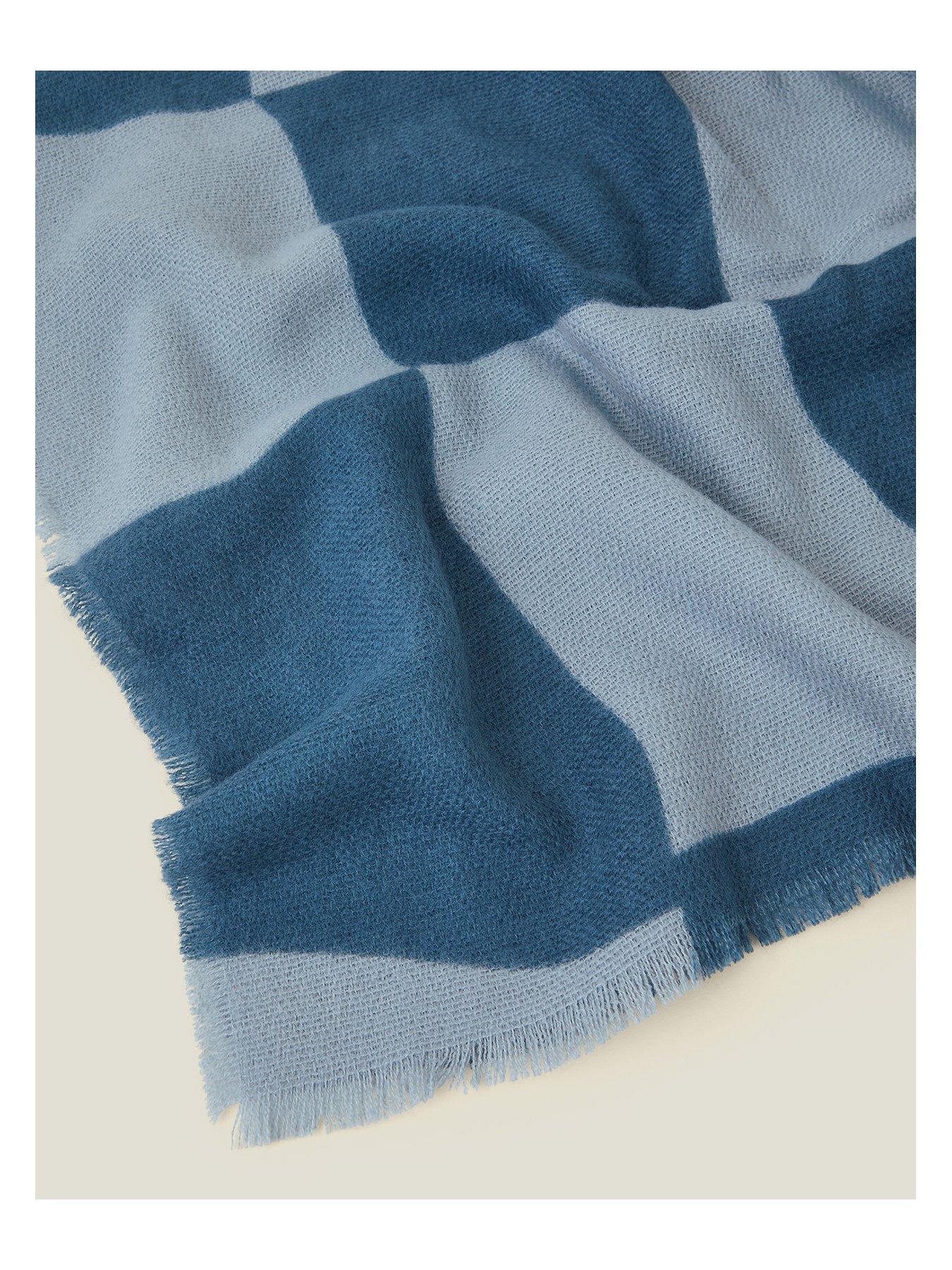  image of accessorize-wavey-checkerboard-blanket