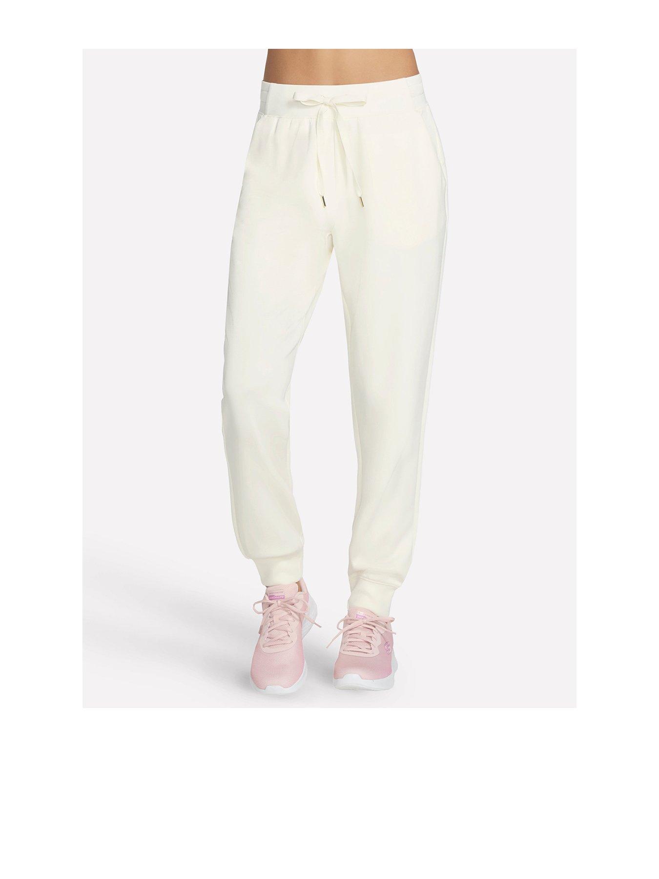 skechers-womens-jogger-off-white
