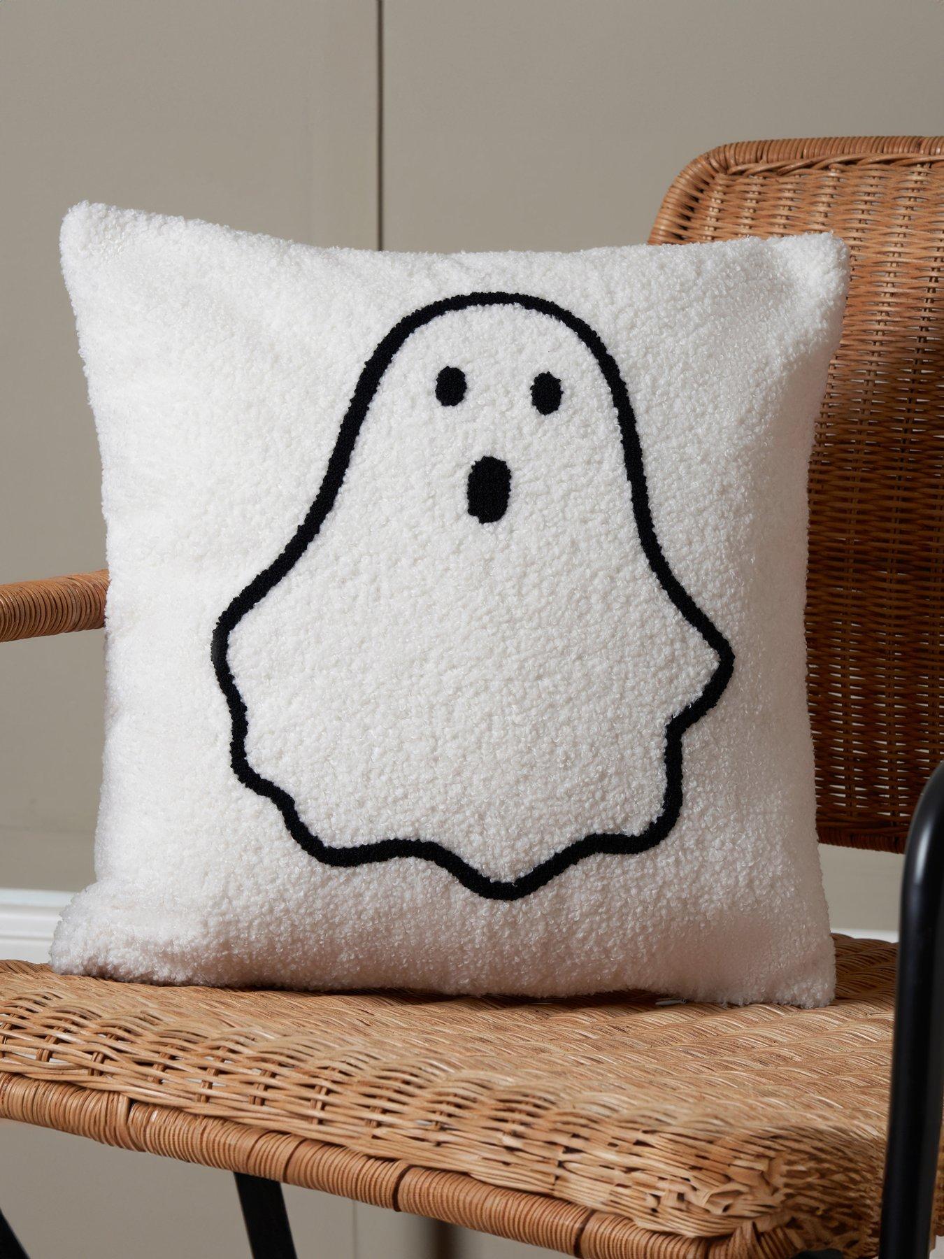 The Very Collection Tufted Ghost Cushion