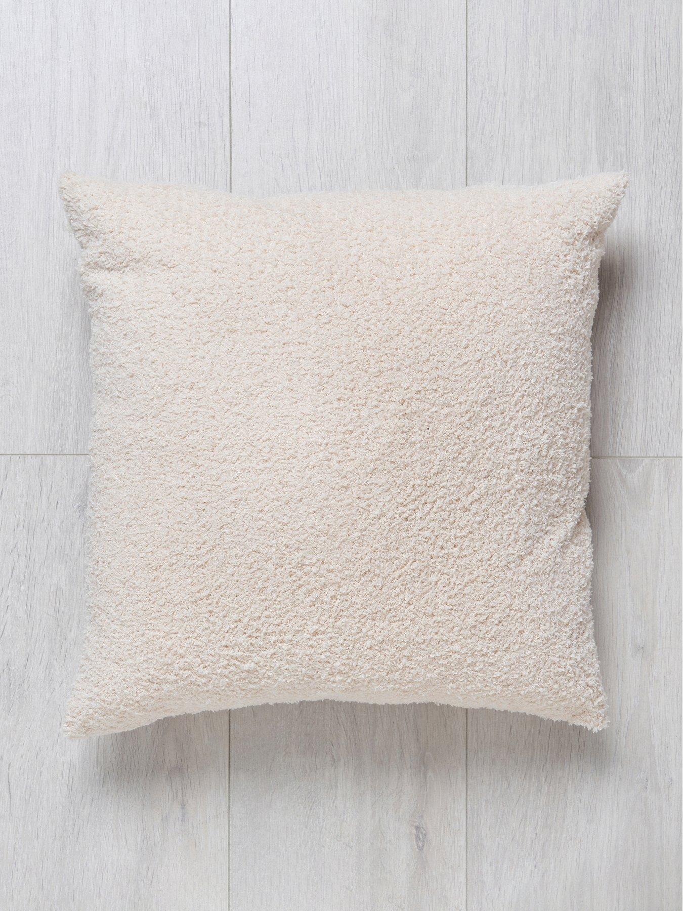 the-very-collection-teddy-soft-cushion-45-x-45cm