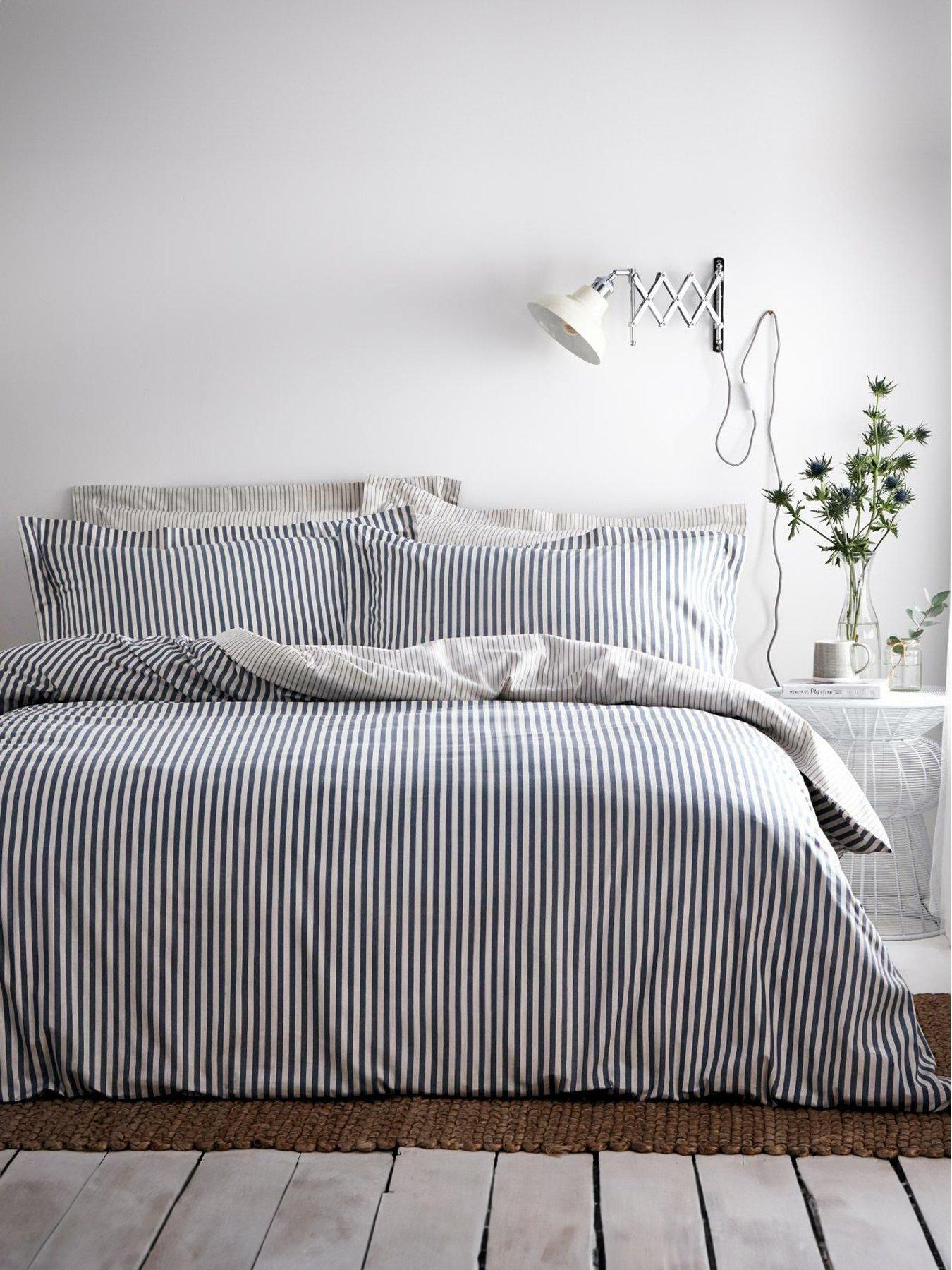 undefined Hebden 100% Cotton Duvet Cover Set - Navy/White