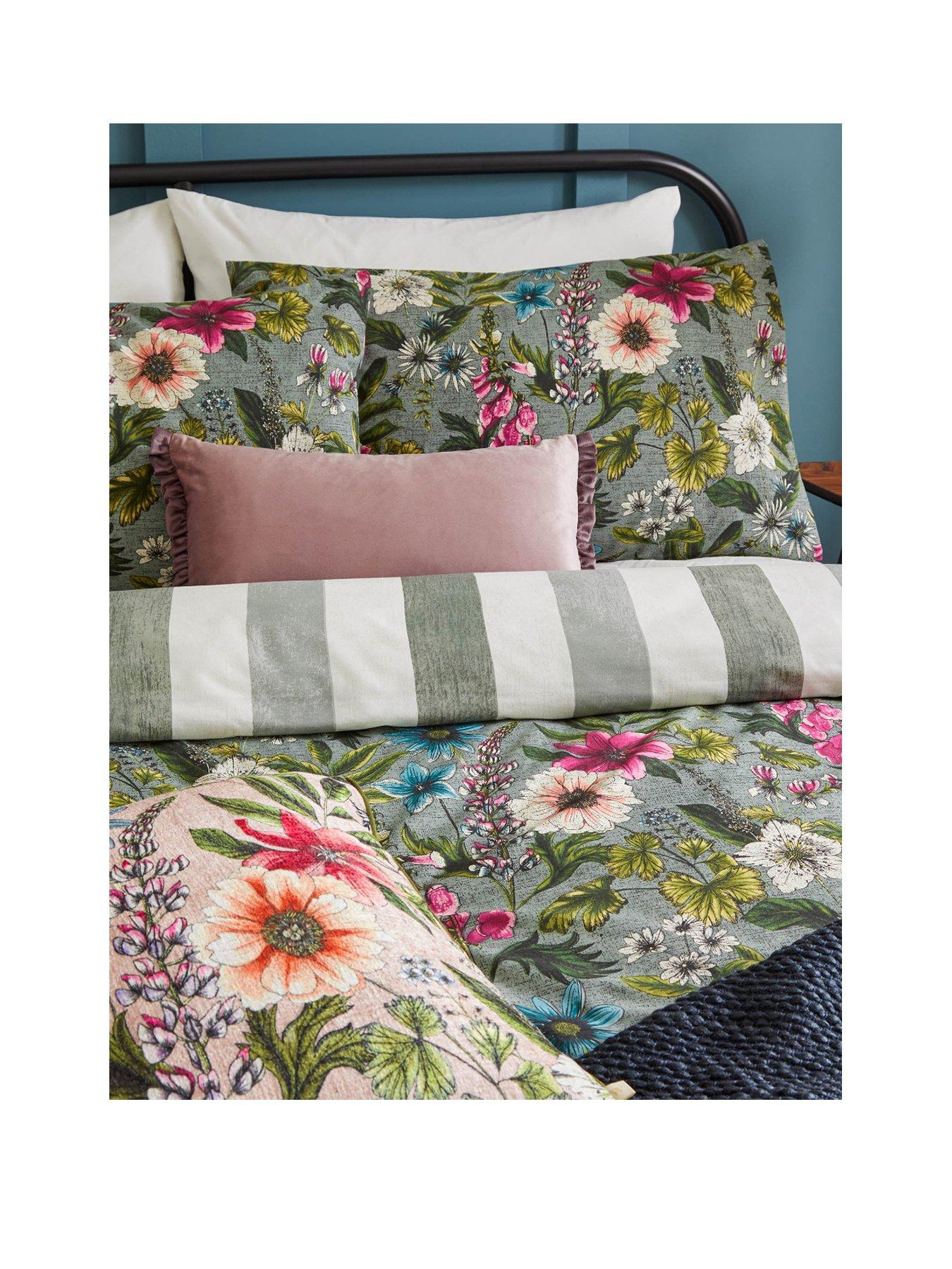 Image 2 of 4 of Wylder Hidcote Manor Duvet Cover Set