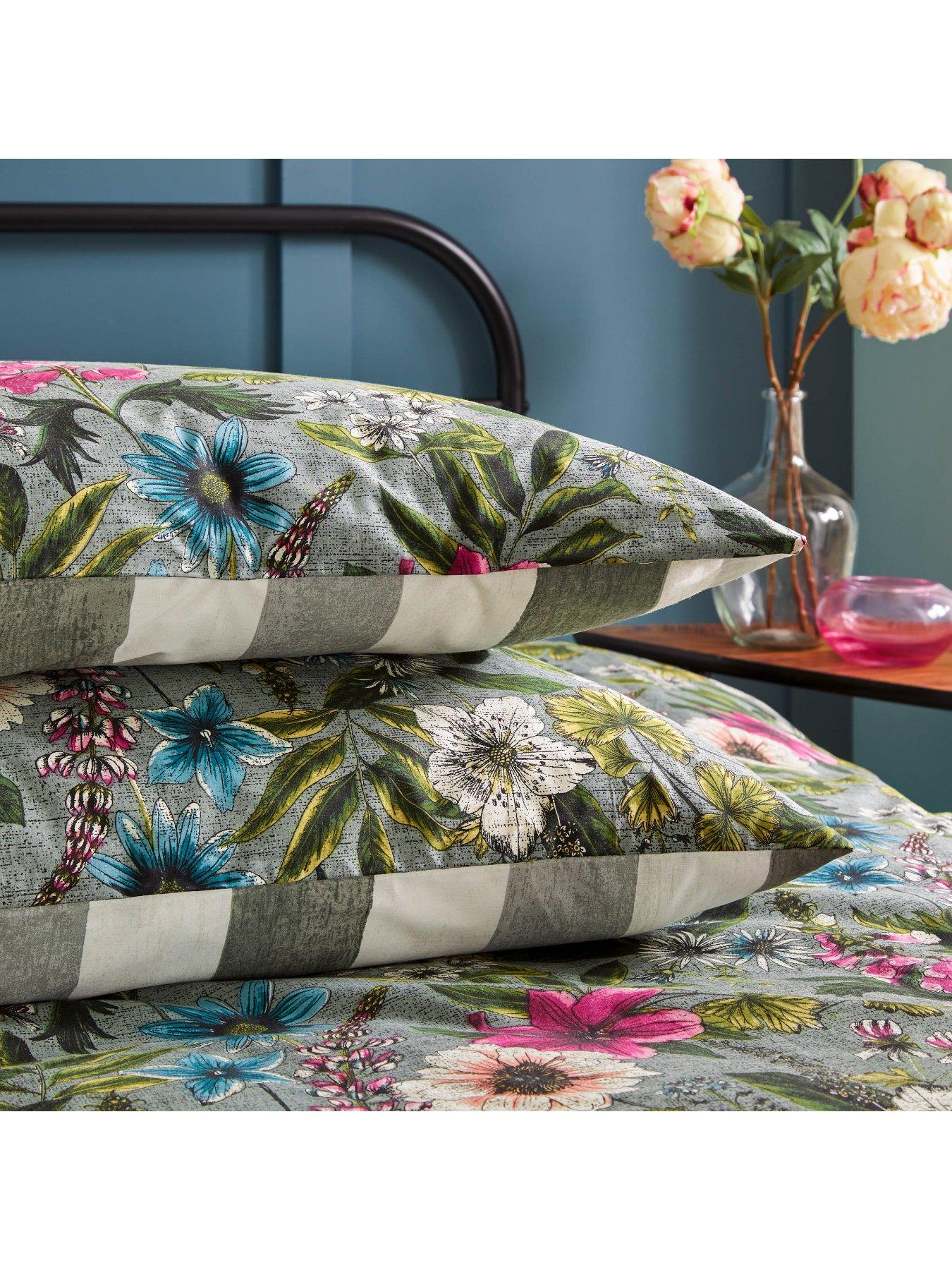 Image 3 of 4 of Wylder Hidcote Manor Duvet Cover Set