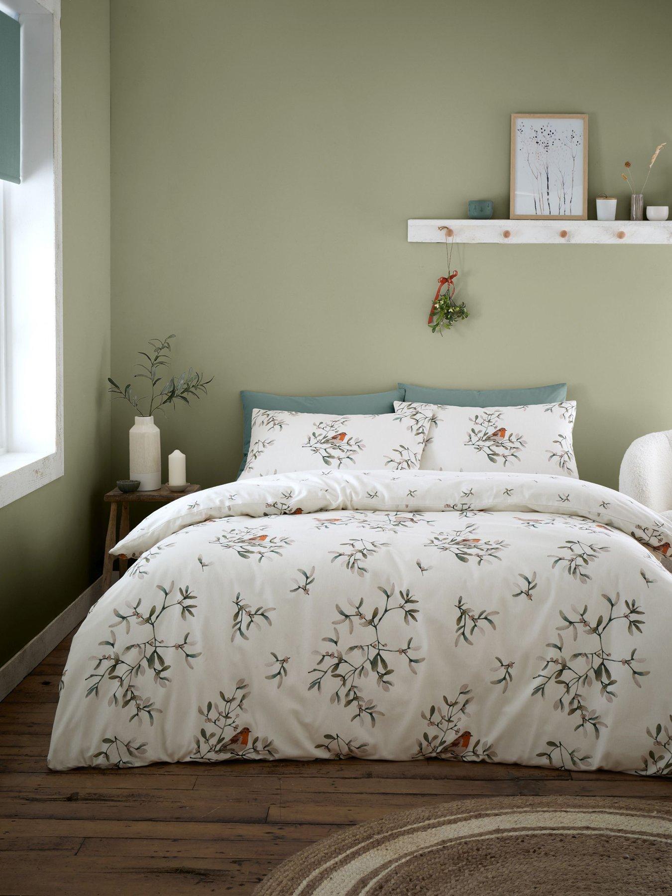 Image 3 of 7 of Catherine Lansfield Brushed Mistletoe Robins Christmas Duvet Set