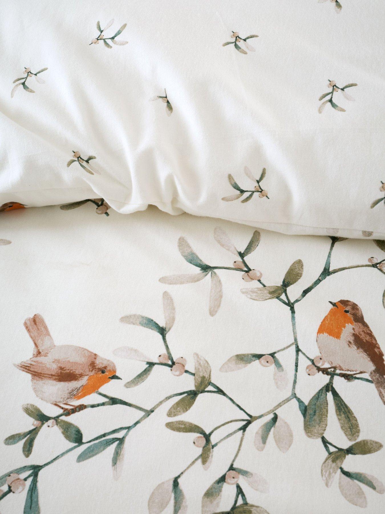 Image 6 of 7 of Catherine Lansfield Brushed Mistletoe Robins Christmas Duvet Set
