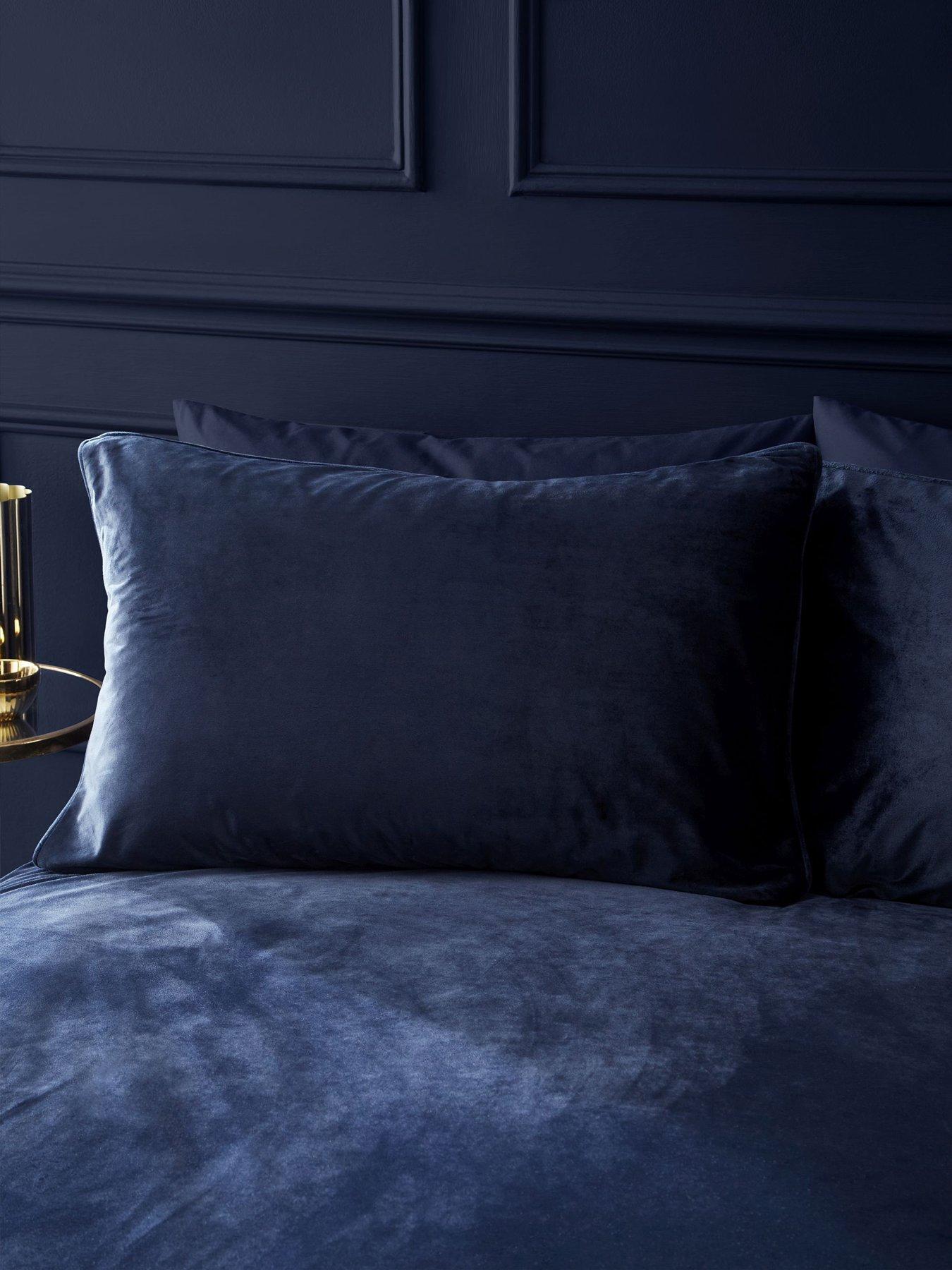 Image 3 of 4 of Catherine Lansfield Kingsley Matt Velvet Navy Duvet Set
