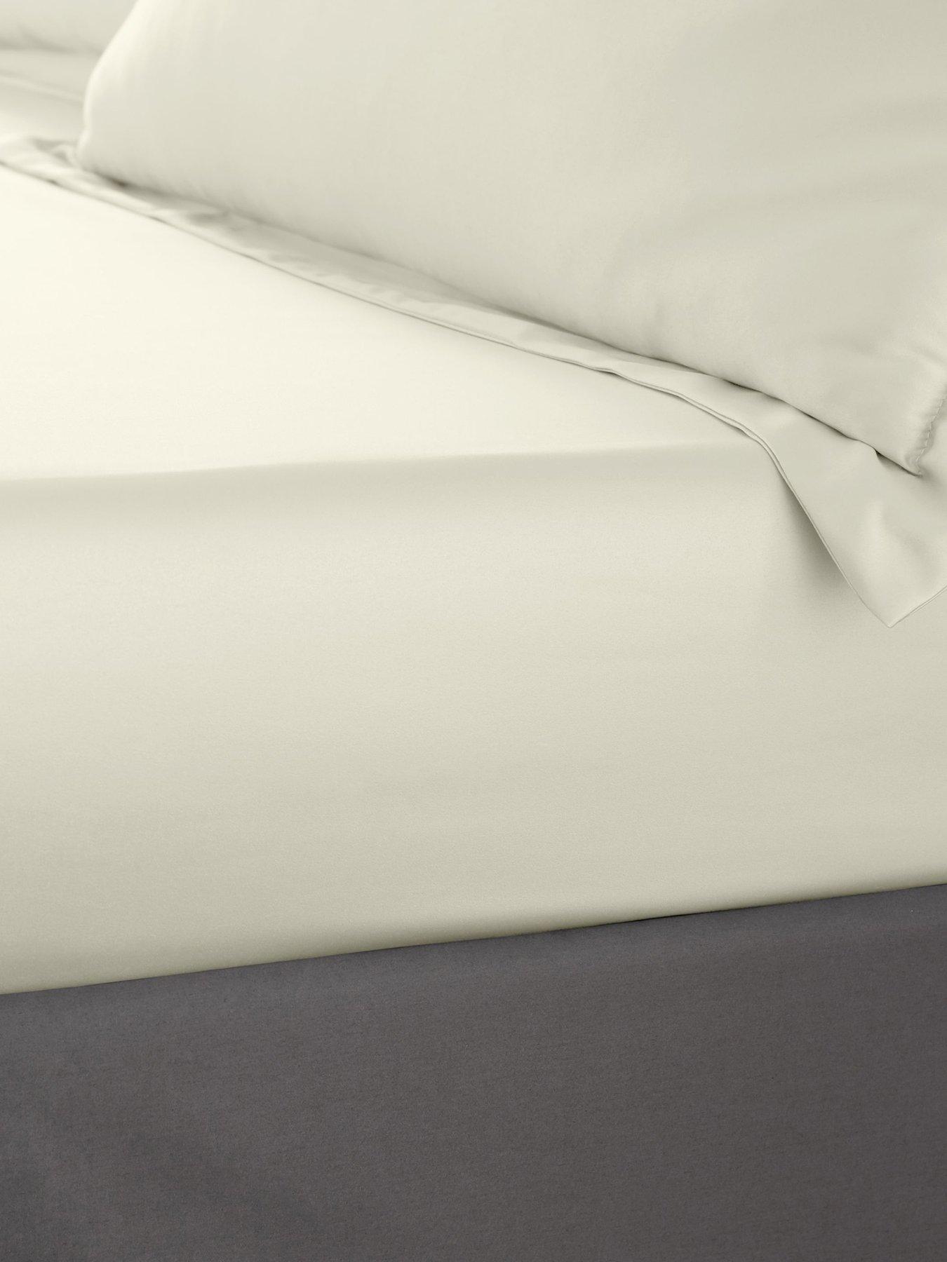 Catherine Lansfield Silky Soft Satin Fitted Sheet - Champagne