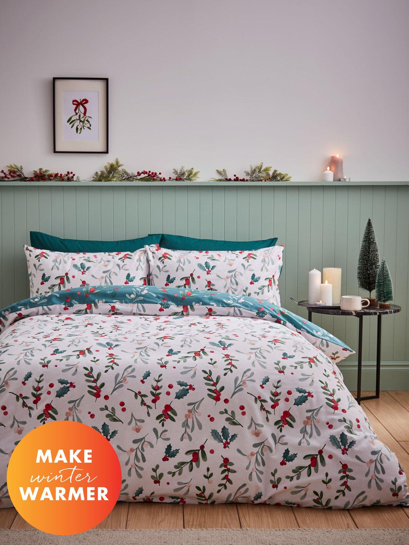 Image 3 of 6 of Catherine Lansfield Brushed Christmas Holly And Mistletoe Duvet Set- King - White/Green
