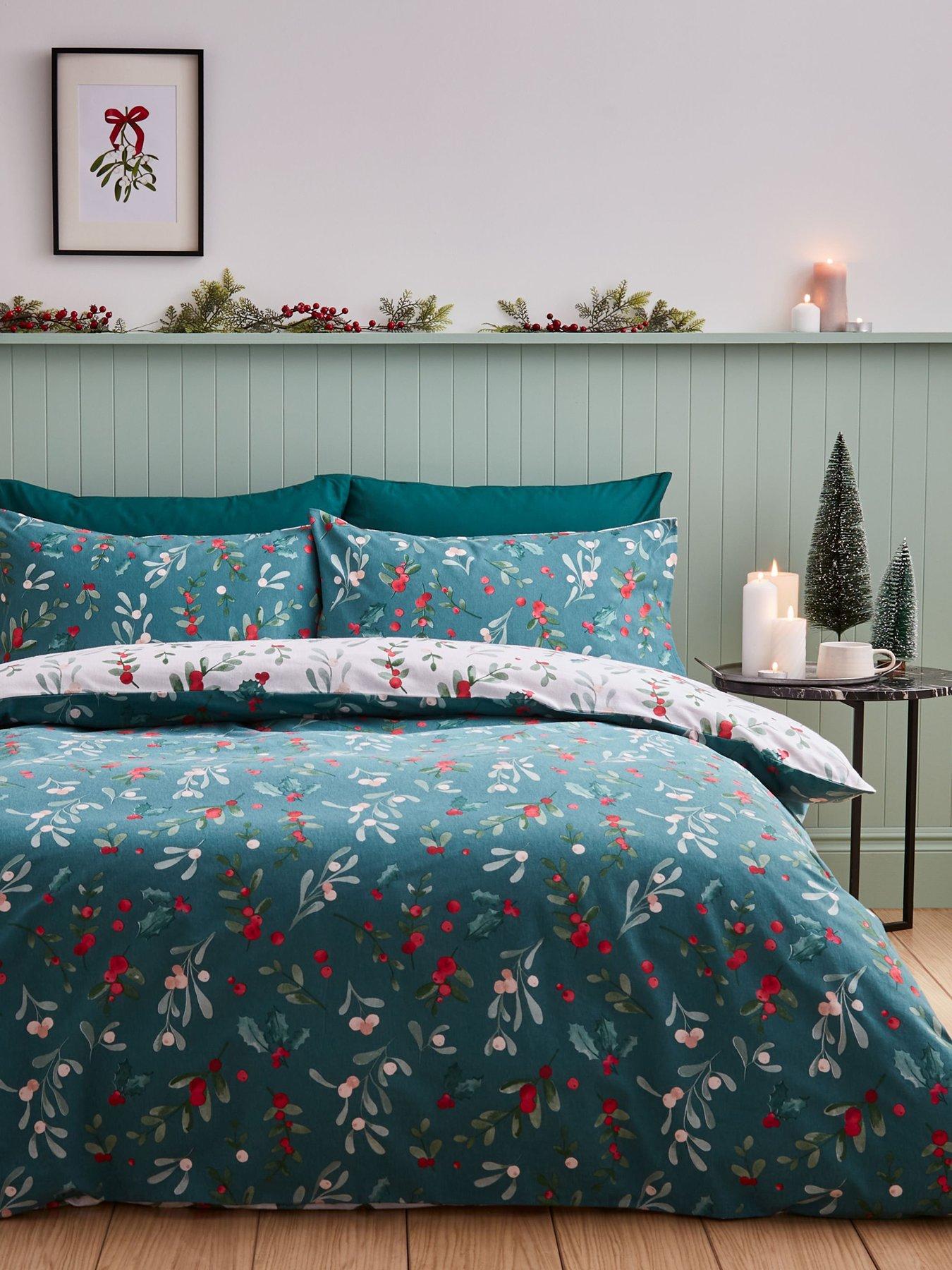 Image 4 of 6 of Catherine Lansfield Brushed Christmas Holly And Mistletoe Duvet Set- King - White/Green