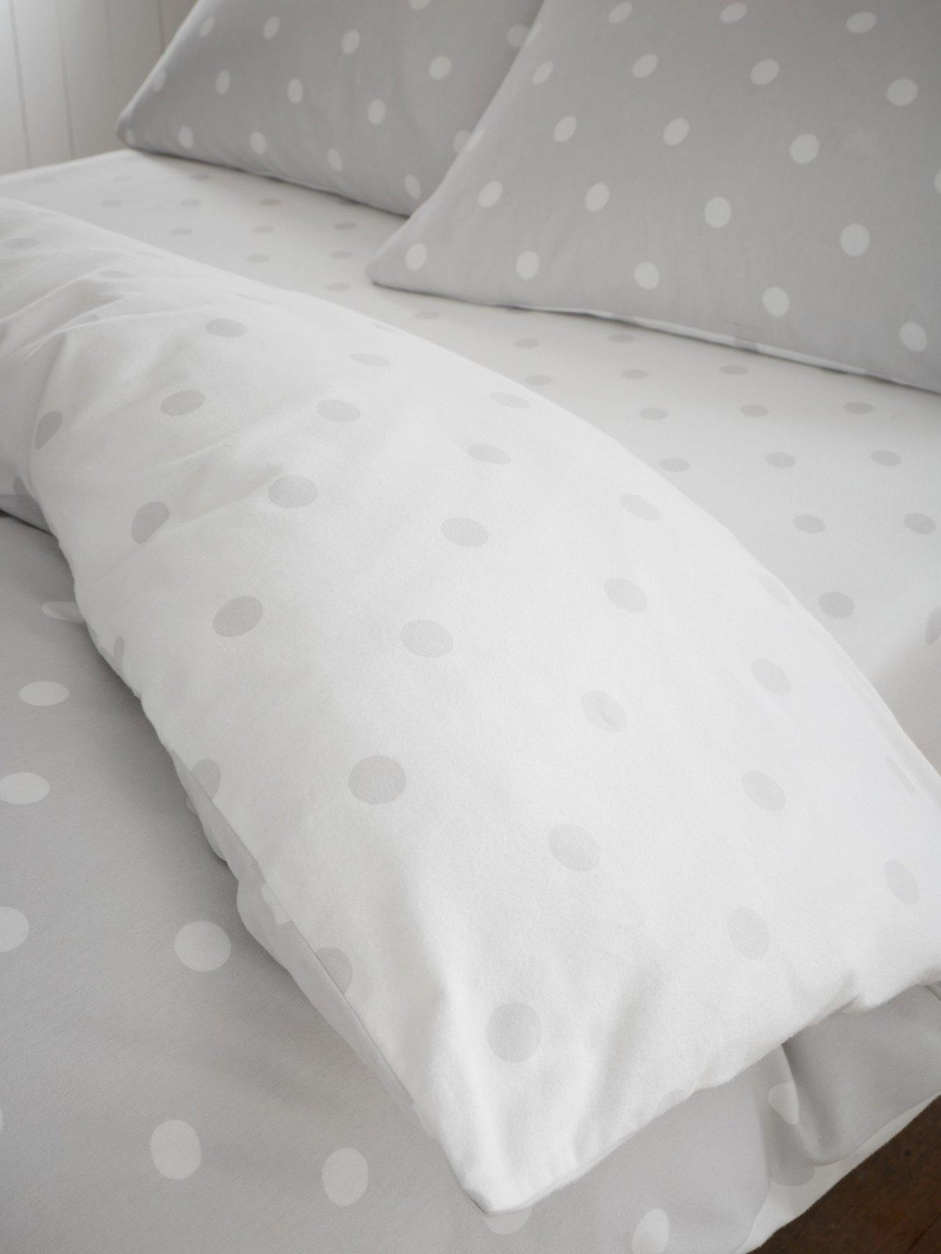  image of catherine-lansfield-polka-dot-100-brushed-cotton-fitted-sheet