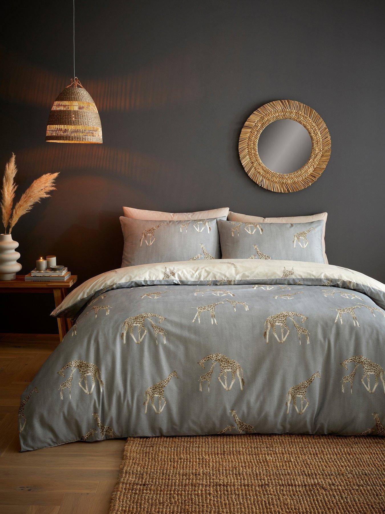 undefined Milo Giraffe Reversible Duvet Set - Grey