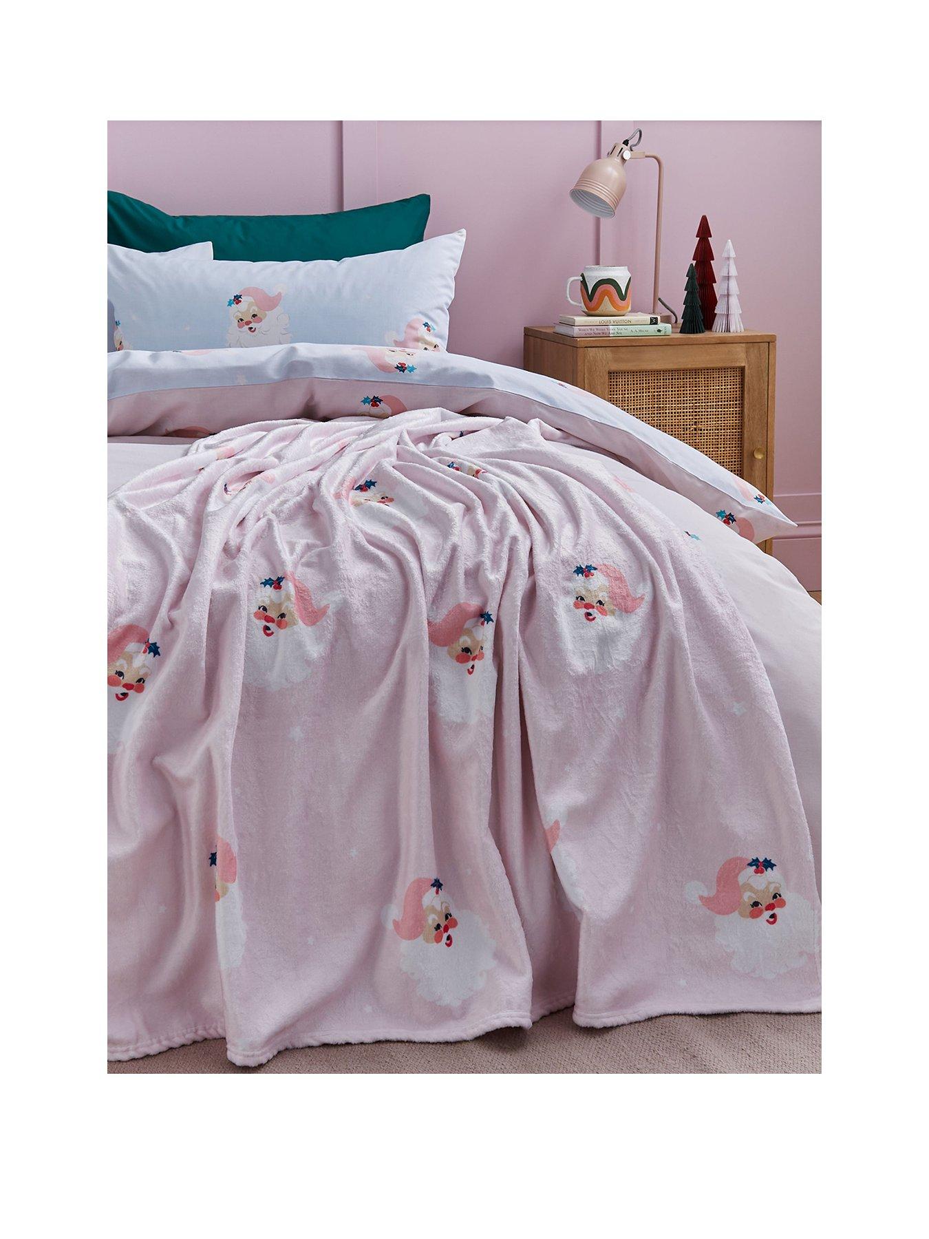 Image 2 of 3 of Catherine Lansfield Vintage Christmas Santa Throw 130 X 170Cm - Pink