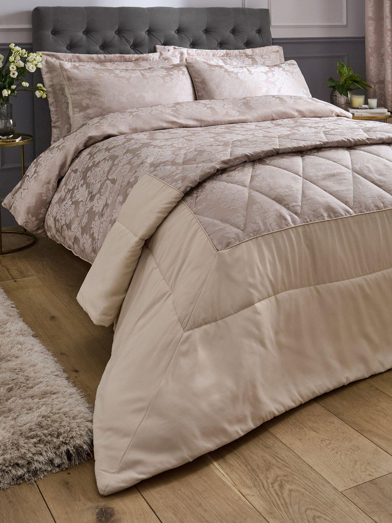 catherine-lansfield-damask-jacquard-bedspread-throw-champagne