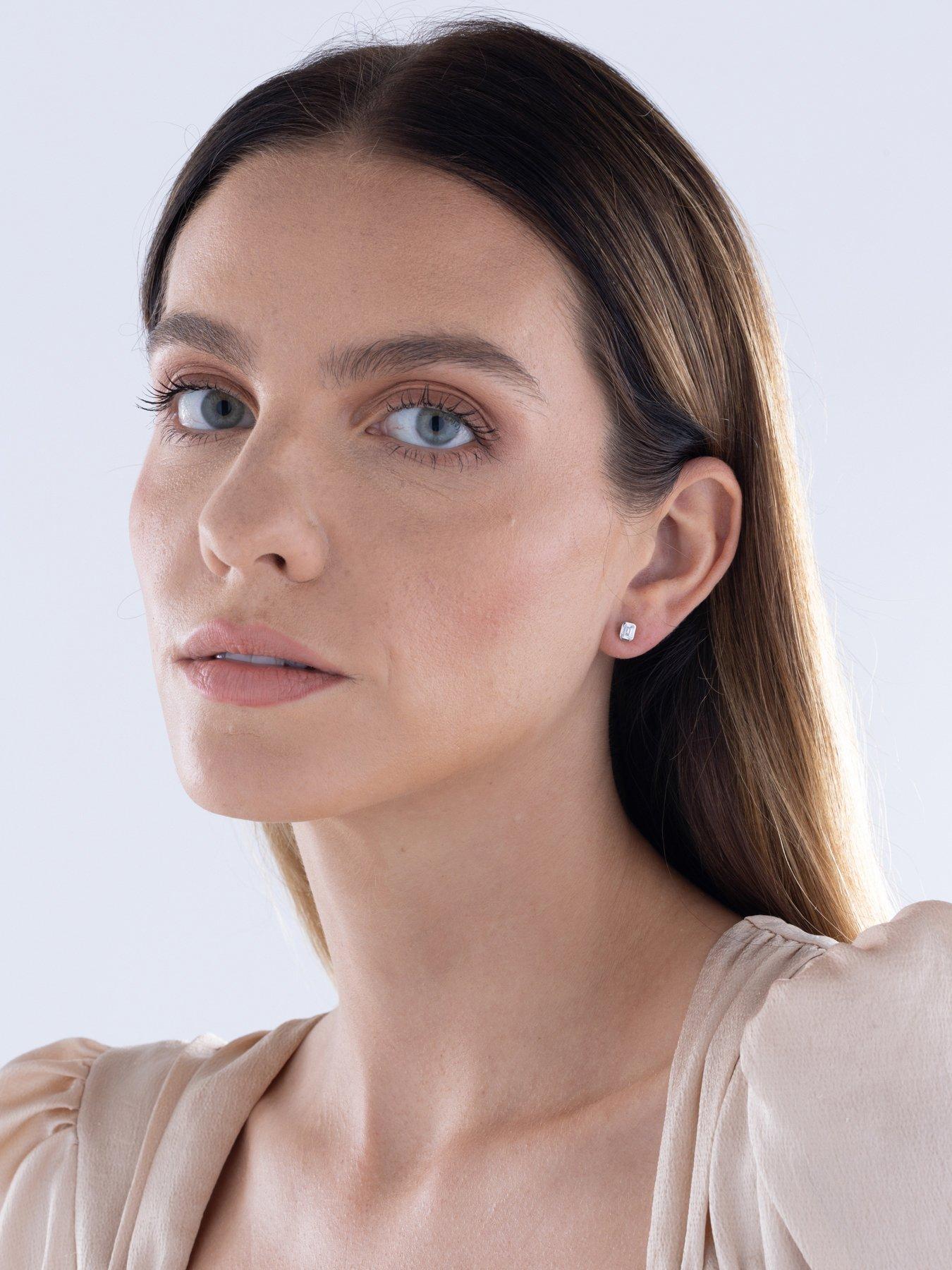 Image 5 of 6 of Love DIAMOND Diamond Emerald Cut Shaped Earrings G VS+ Lab Grown